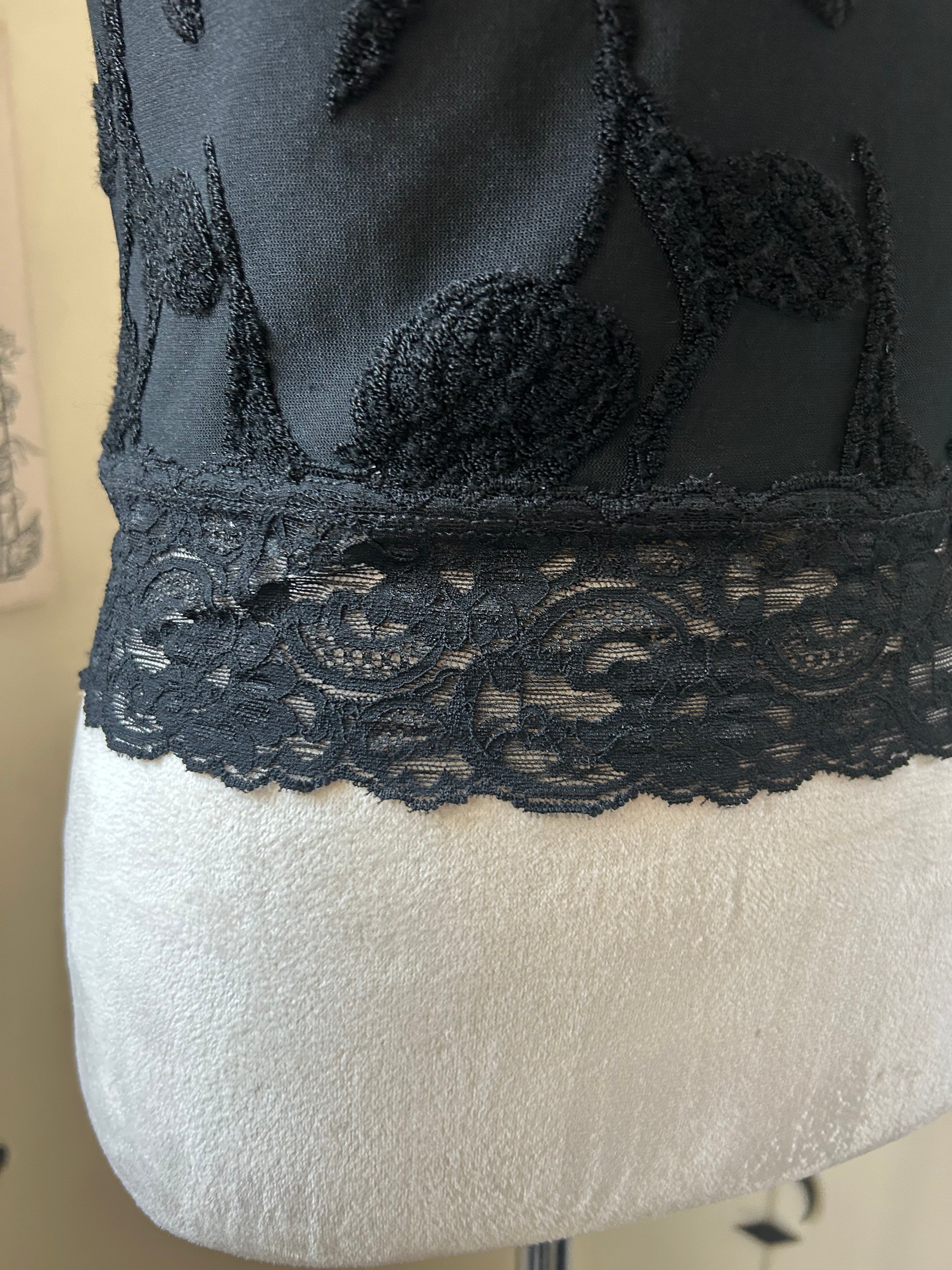 (S) Vintage 00's  Floral Embroidery Tank Top