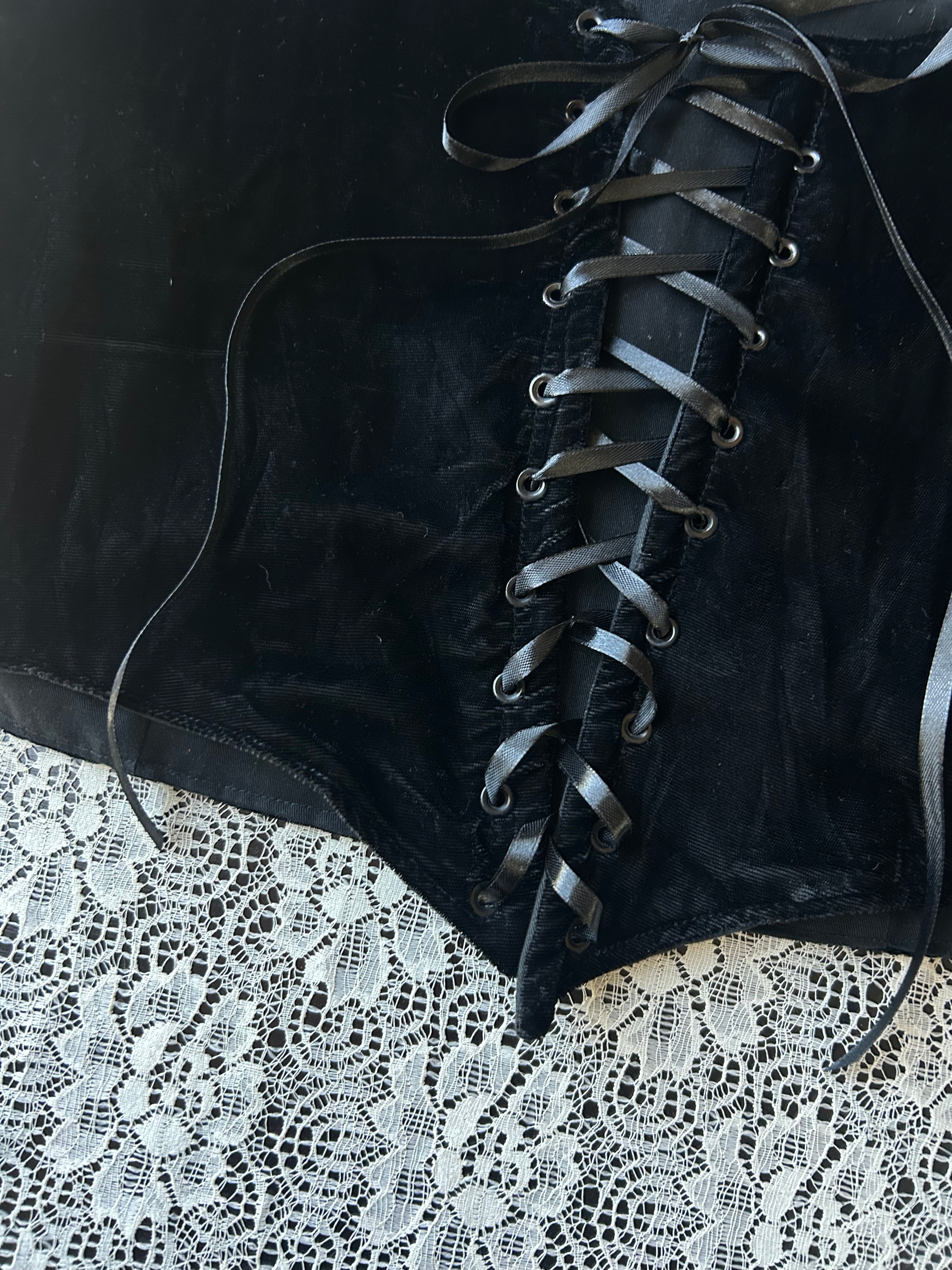 (L) Vintage 90's-00's Laceup velvet Black Crop Corset