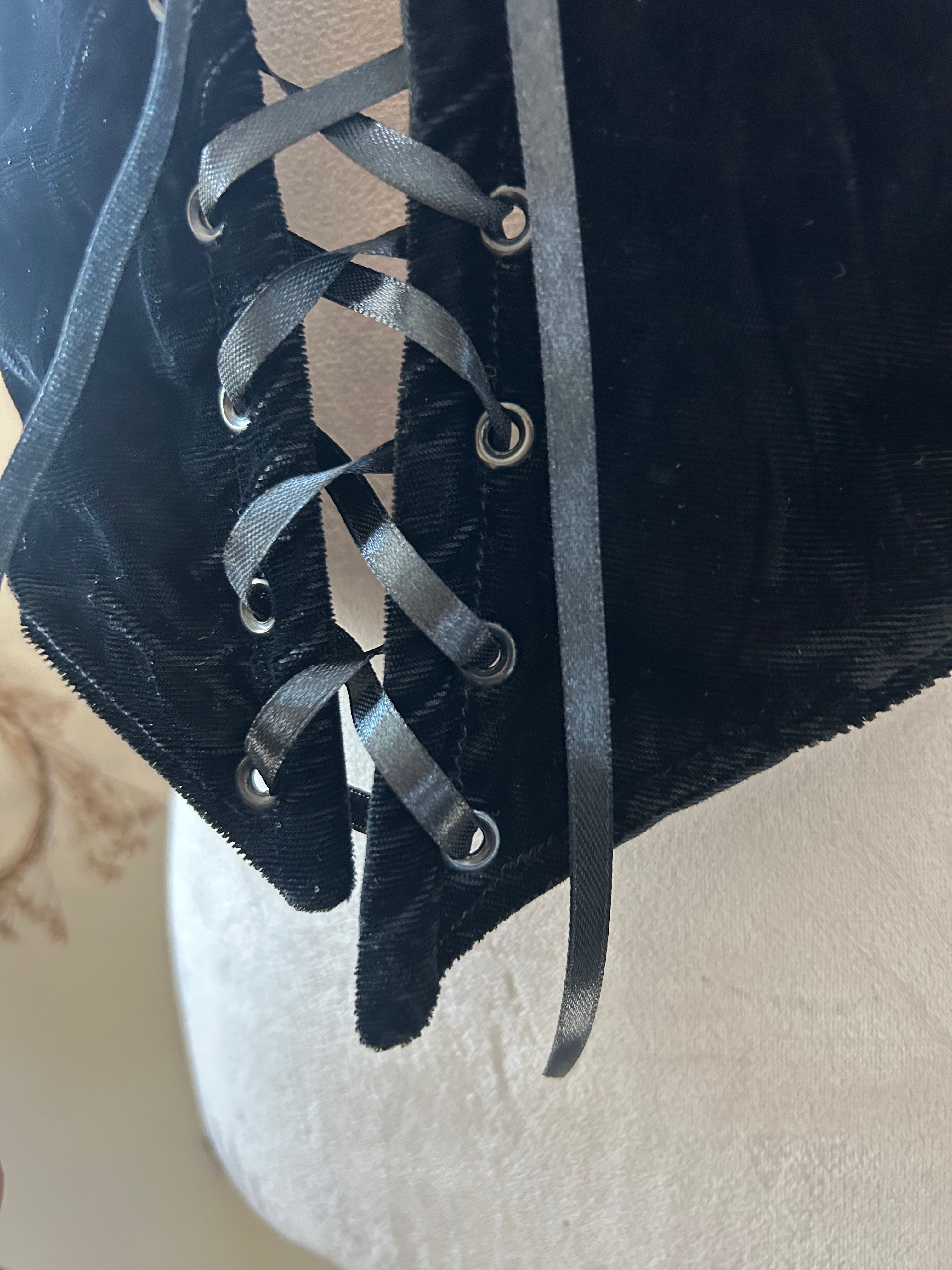 (L) Vintage 90's-00's Laceup velvet Black Crop Corset