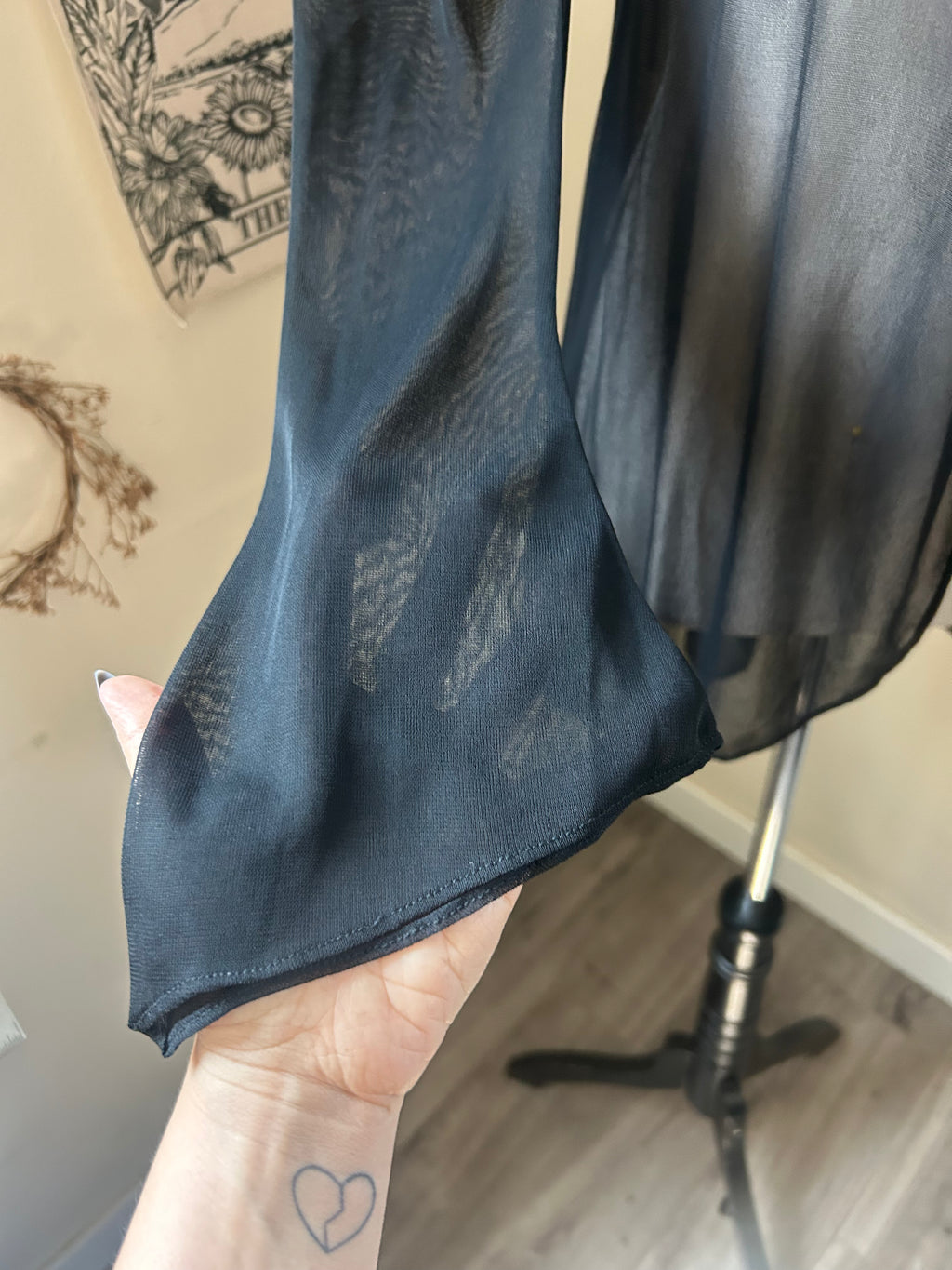 (M/L) Vintage 90's Sheer Tie-front Duster Dress W/ Flared Sleeves