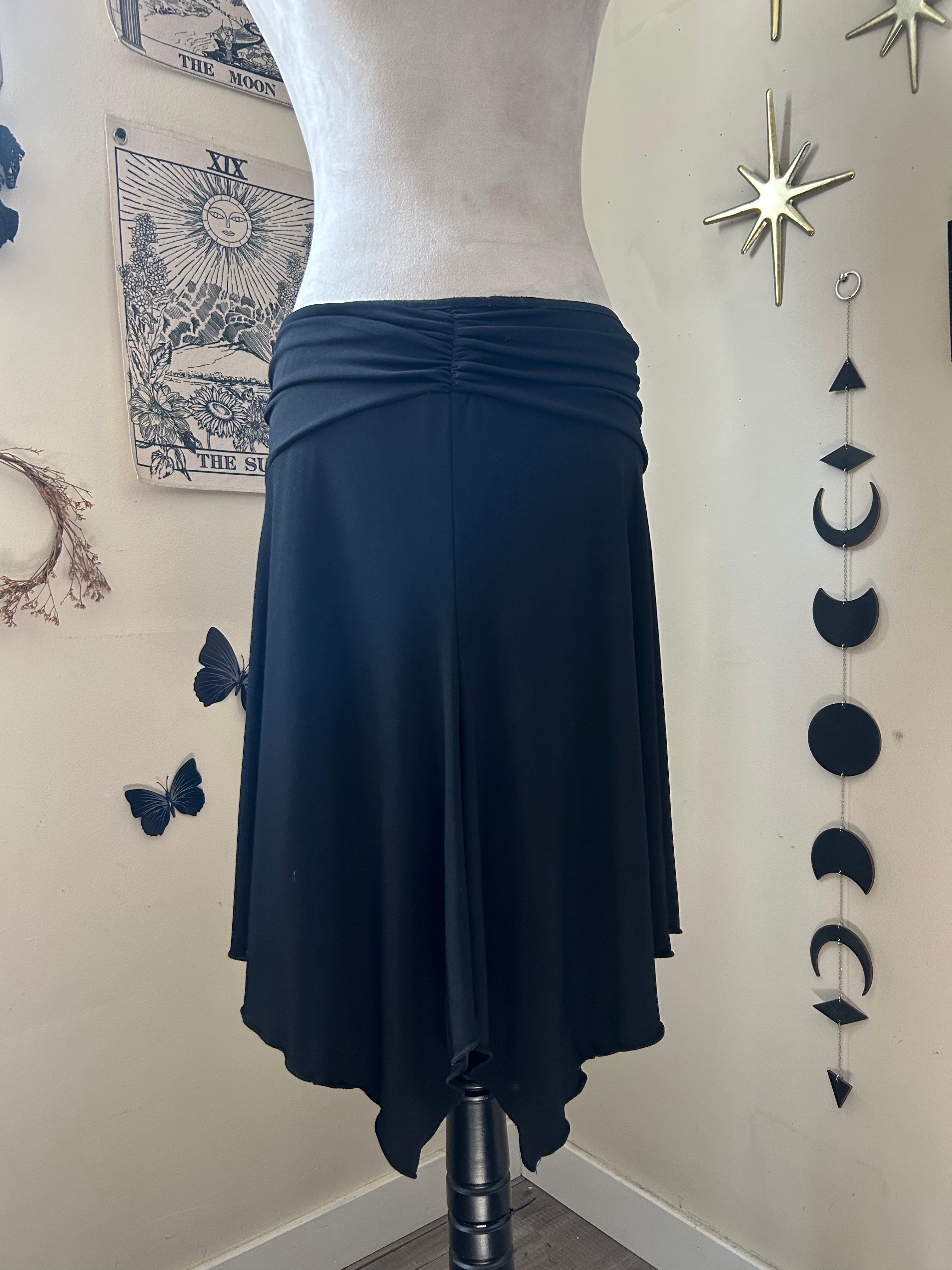 (M) Vintage 00's  Asymmetrical Black Midi Skirt