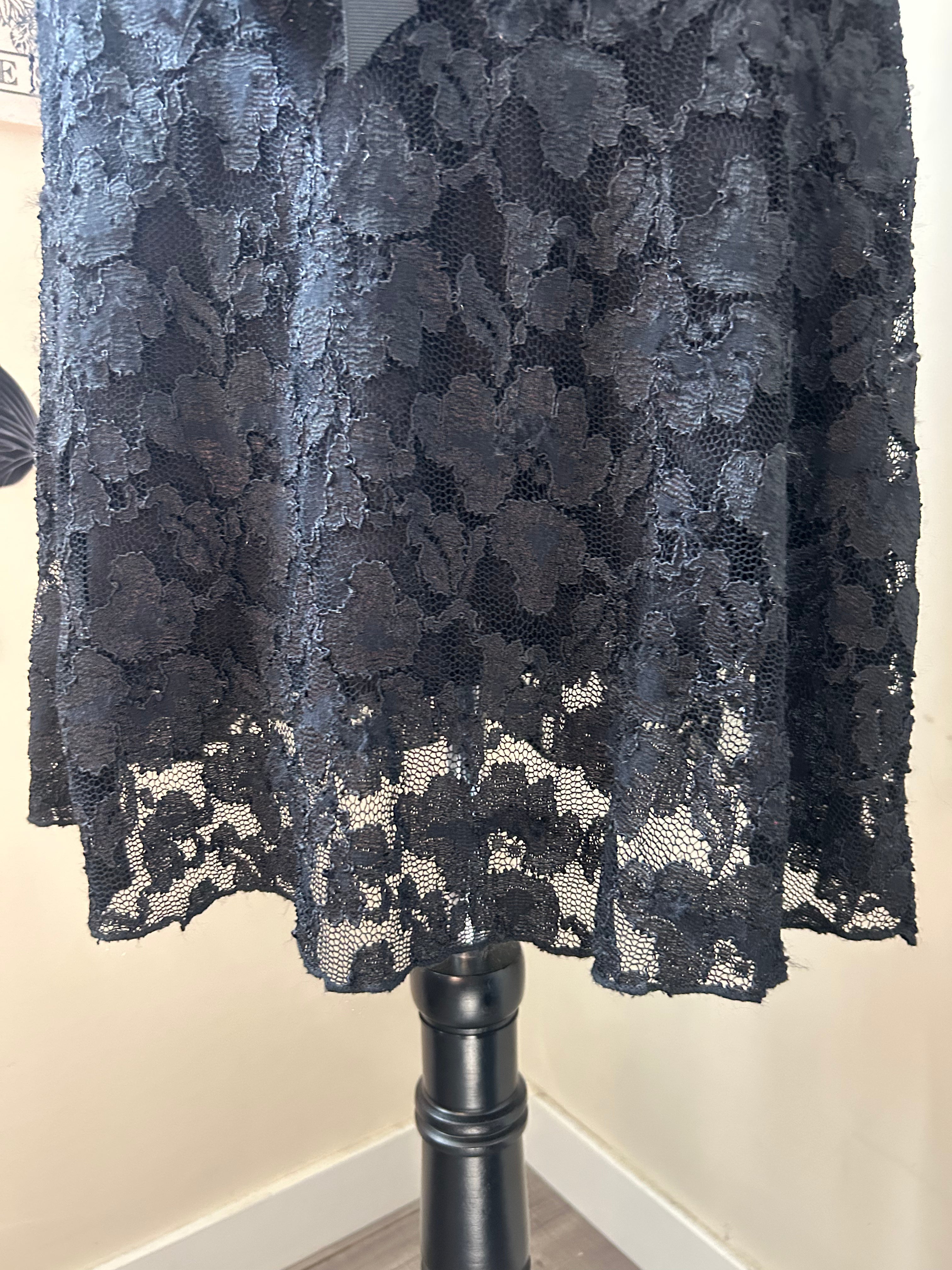 (S) Vintage 00's Lace Midi Skirt W/ Waist Bow