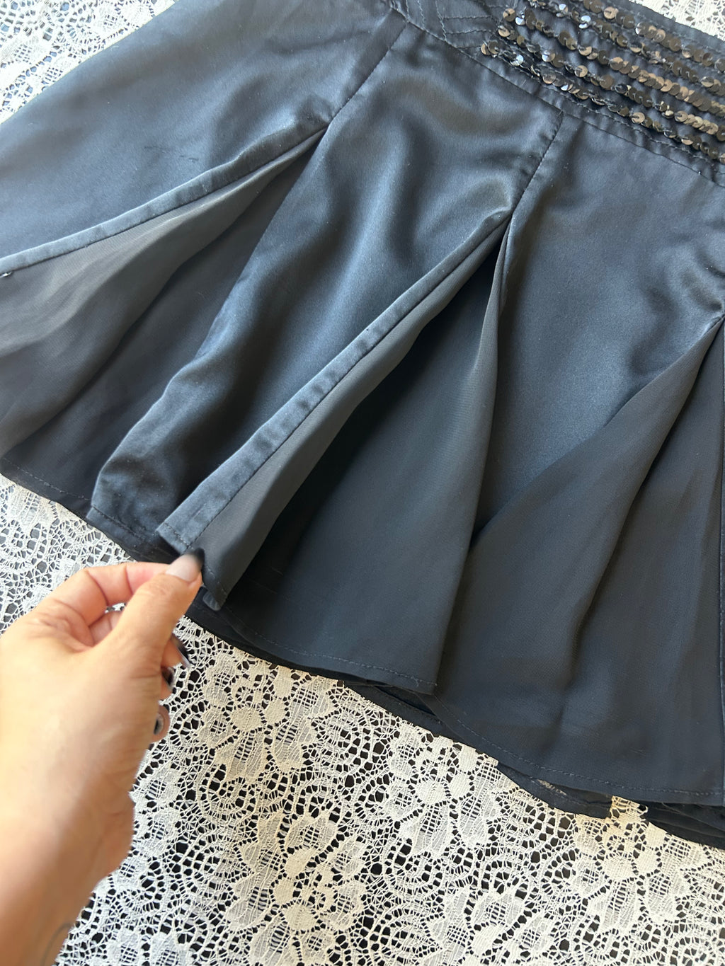(S/M) Y2K Satin Pleated Mini Skirt