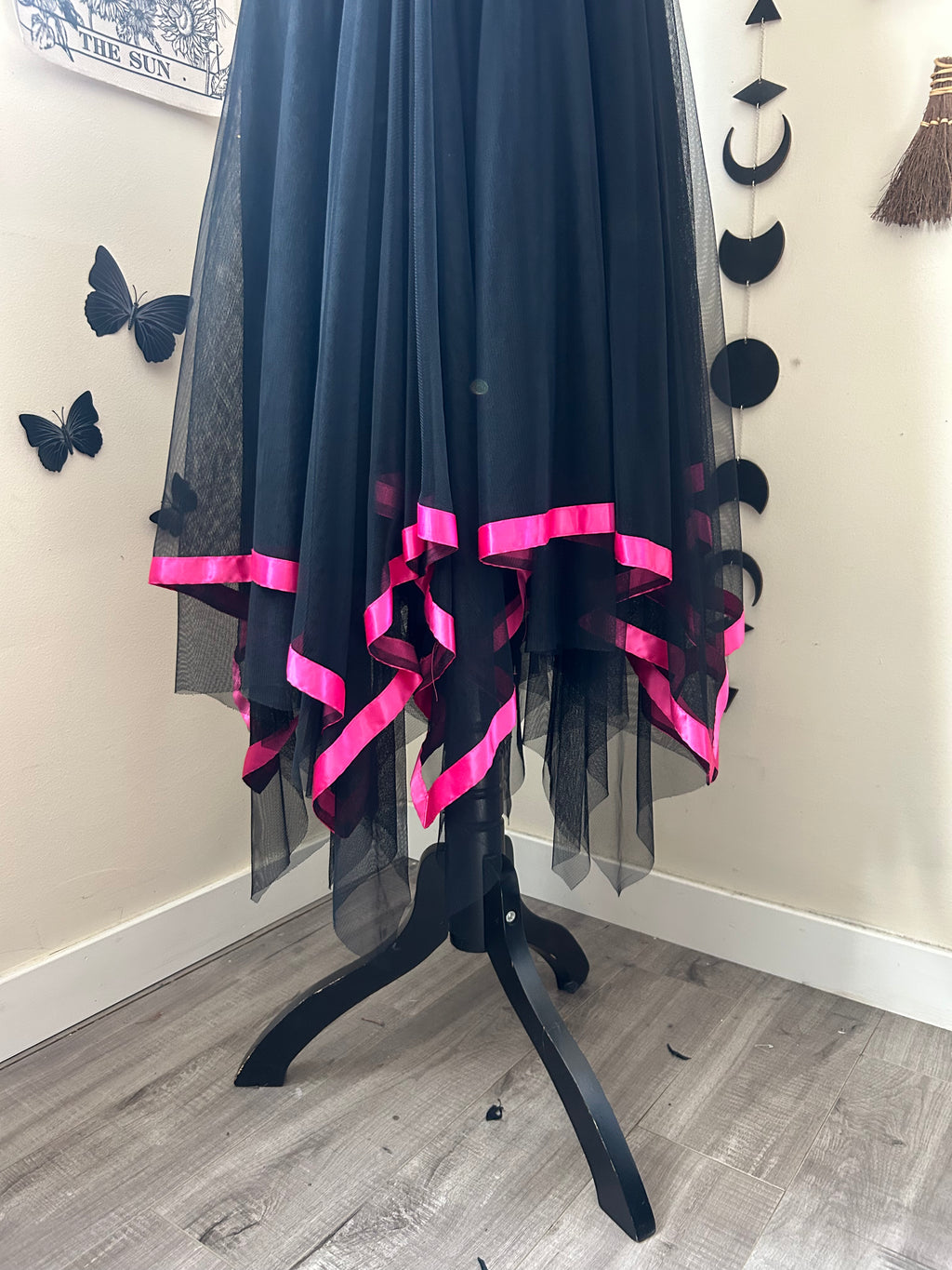 (L) Vintage 00s Halter Fairy Maxi Dress w/ Pink Hem