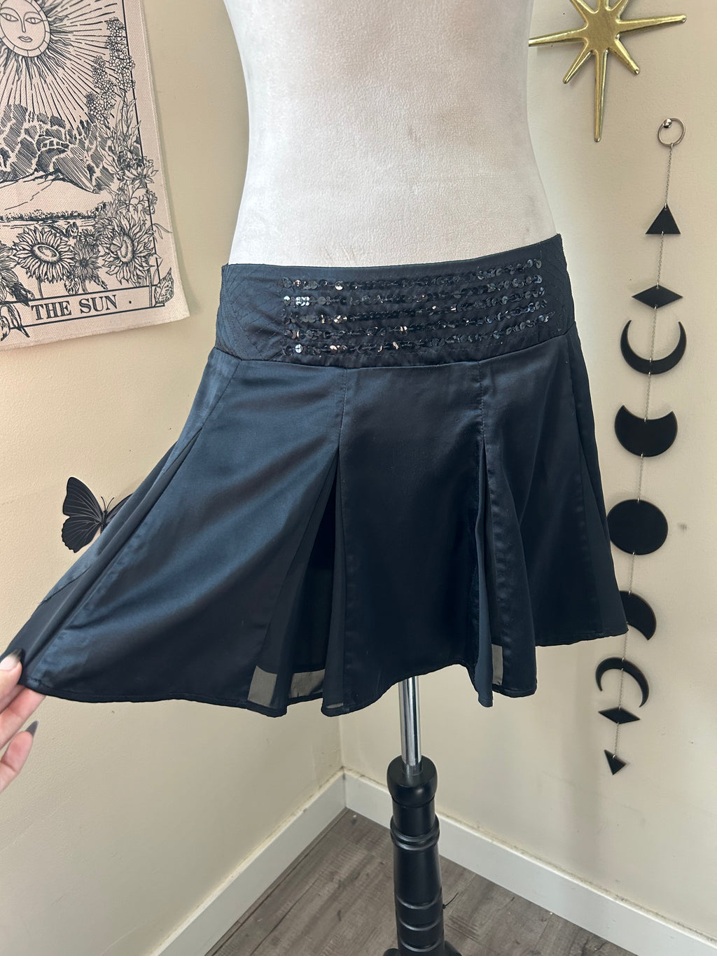 (S/M) Y2K Satin Pleated Mini Skirt