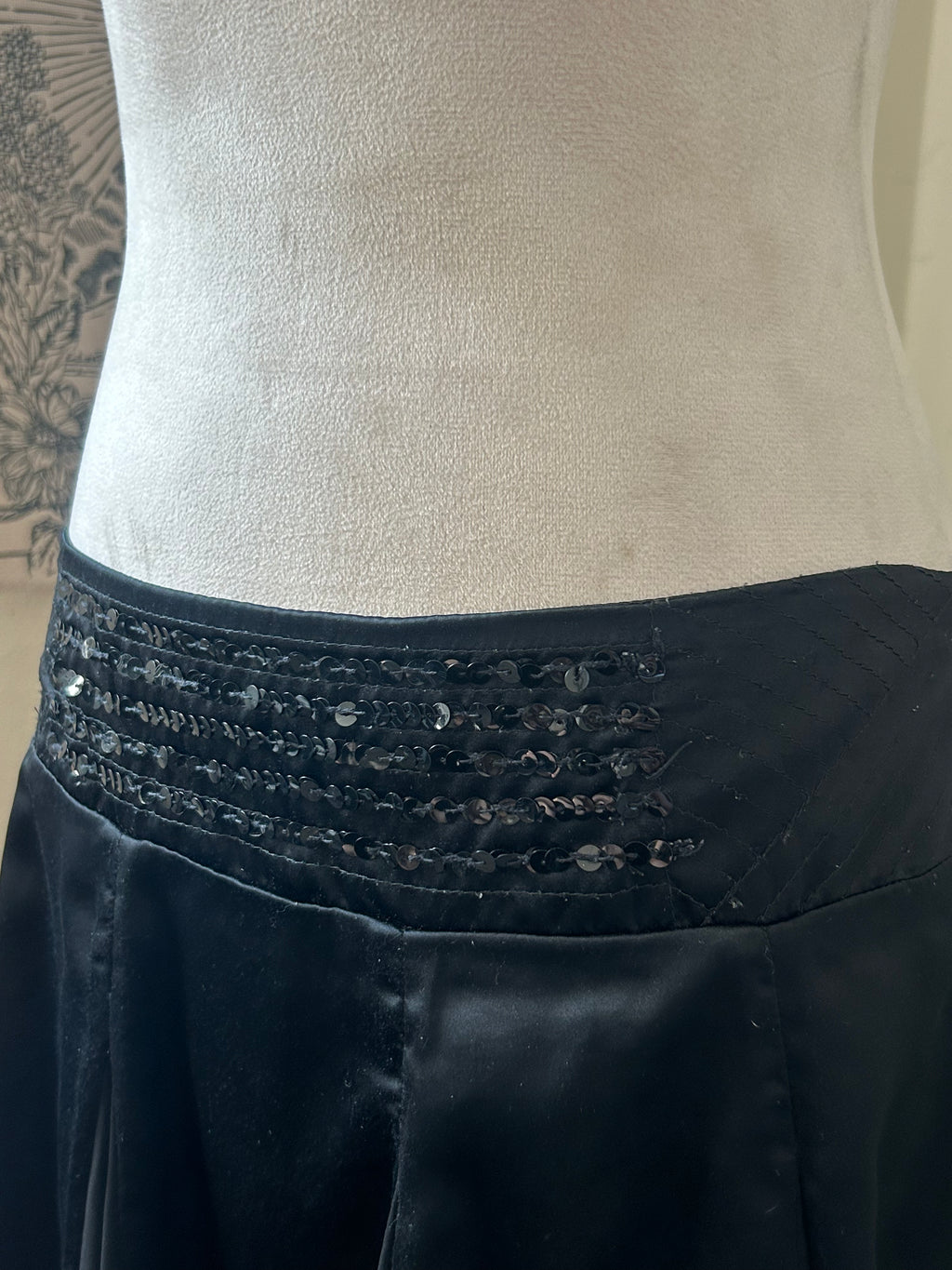 (S/M) Y2K Satin Pleated Mini Skirt