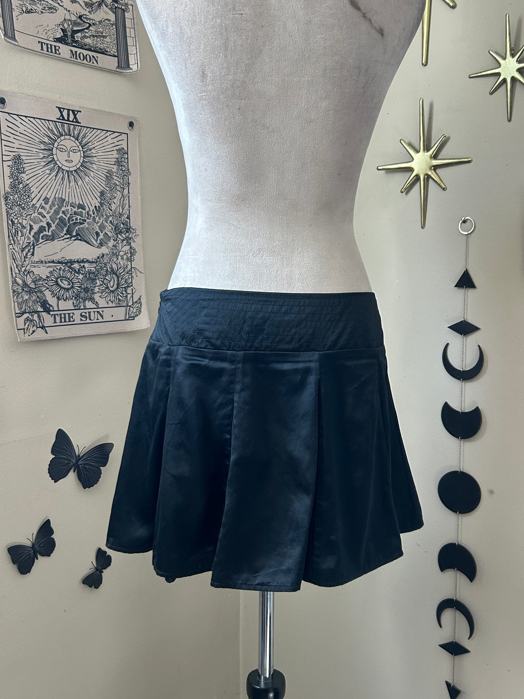 (S/M) Y2K Satin Pleated Mini Skirt