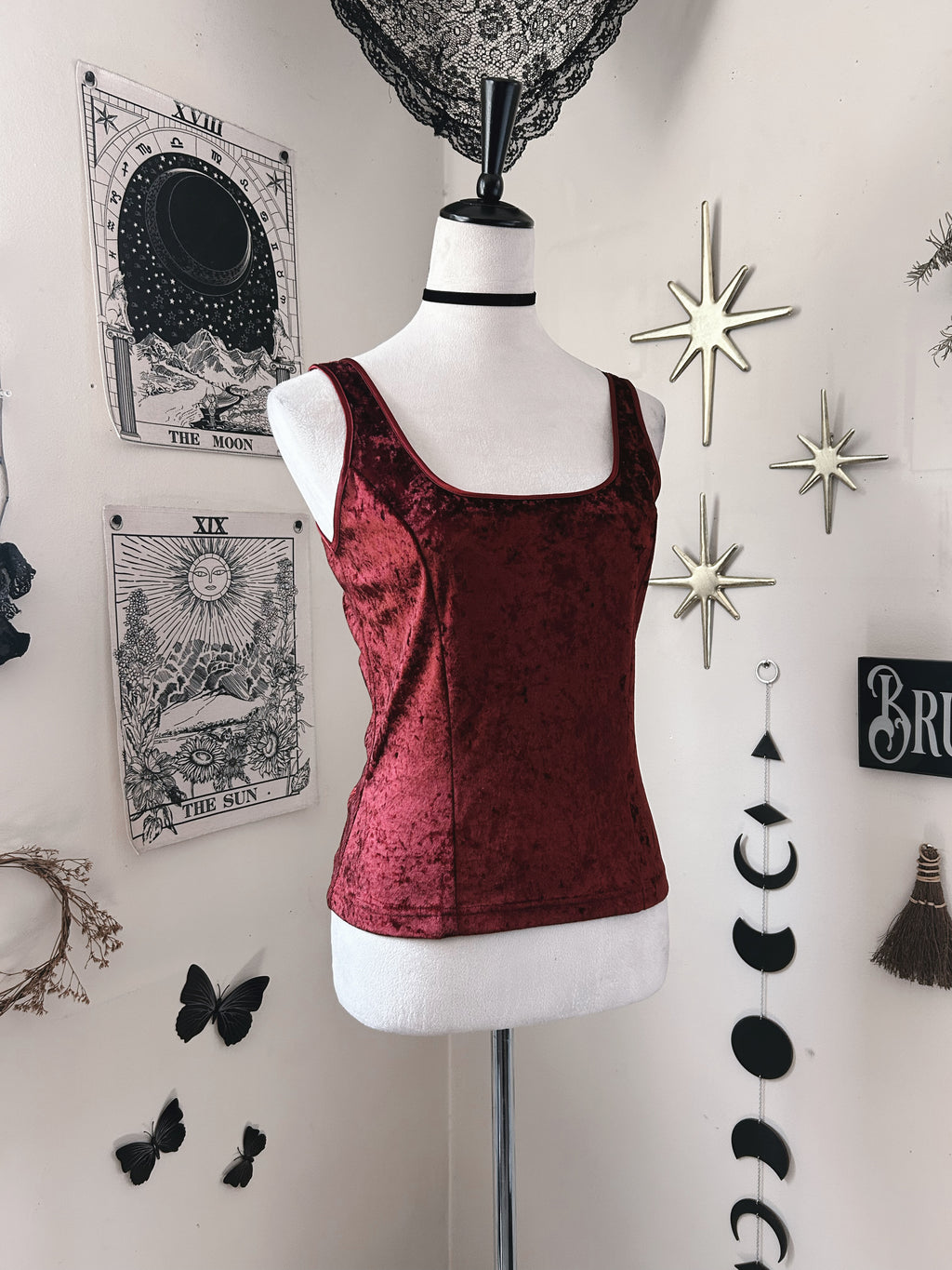 (S) Vintage 1997 Burnt Orage/Red Velvet Tank