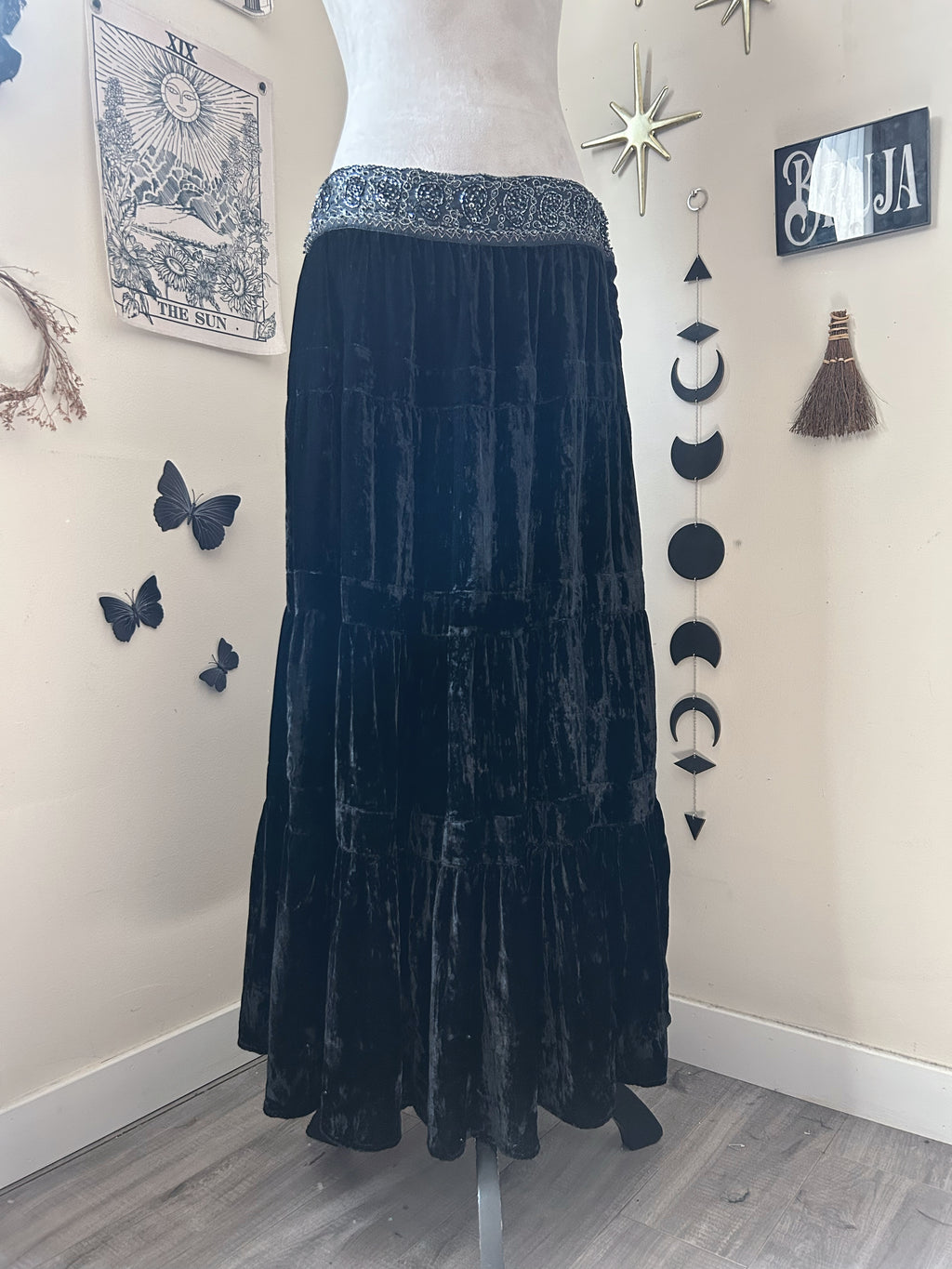 (S) Vintage 00's Deadstock Fairy Black Tiered Low-rise Maxi Skirt