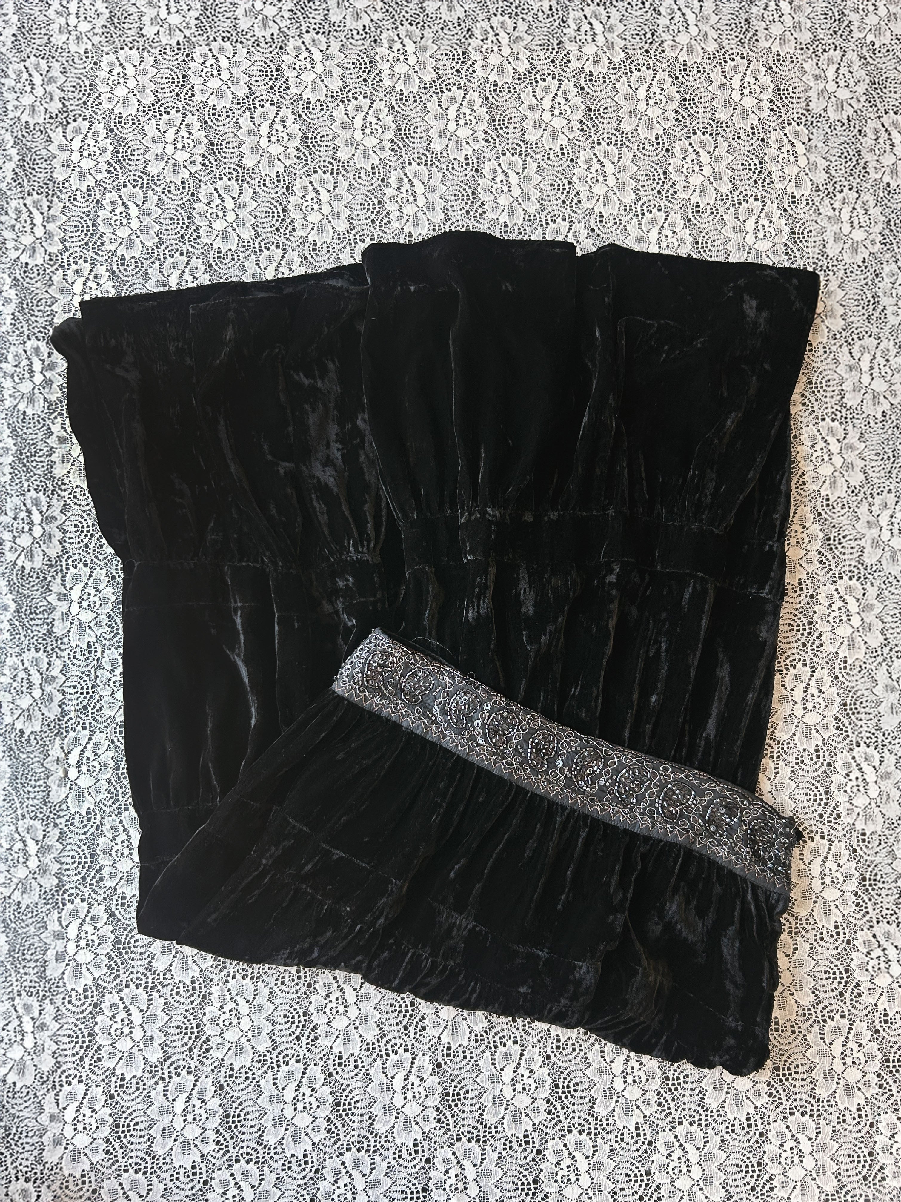 (S) Vintage 00's Deadstock Fairy Black Tiered Low-rise Maxi Skirt