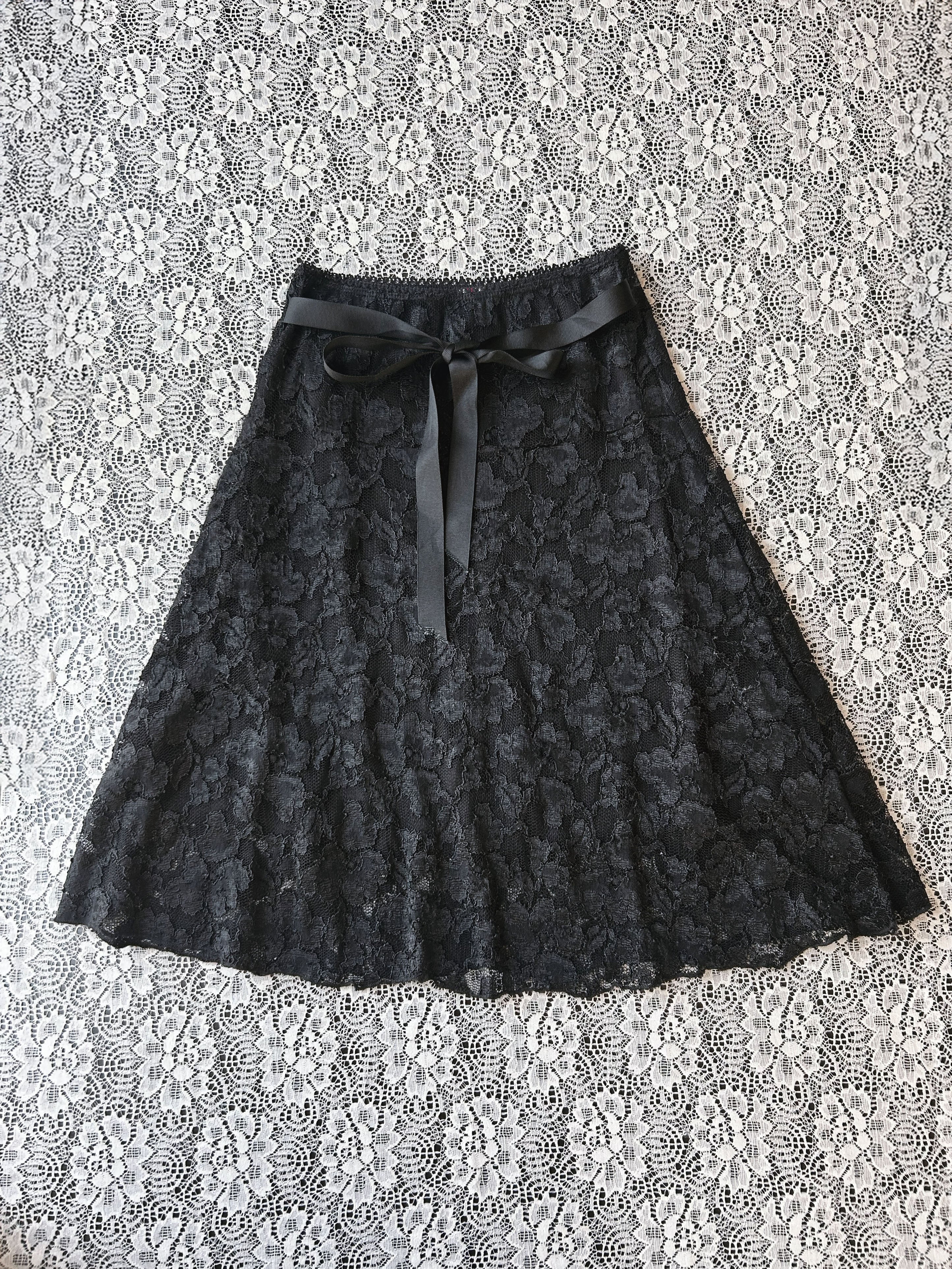 (S) Vintage 00's Lace Midi Skirt W/ Waist Bow