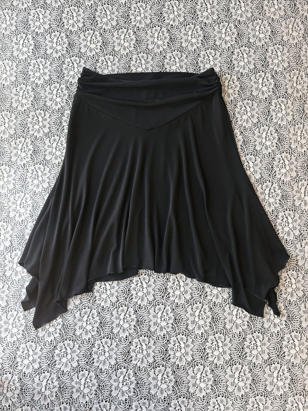 (M) Vintage 00's  Asymmetrical Black Midi Skirt