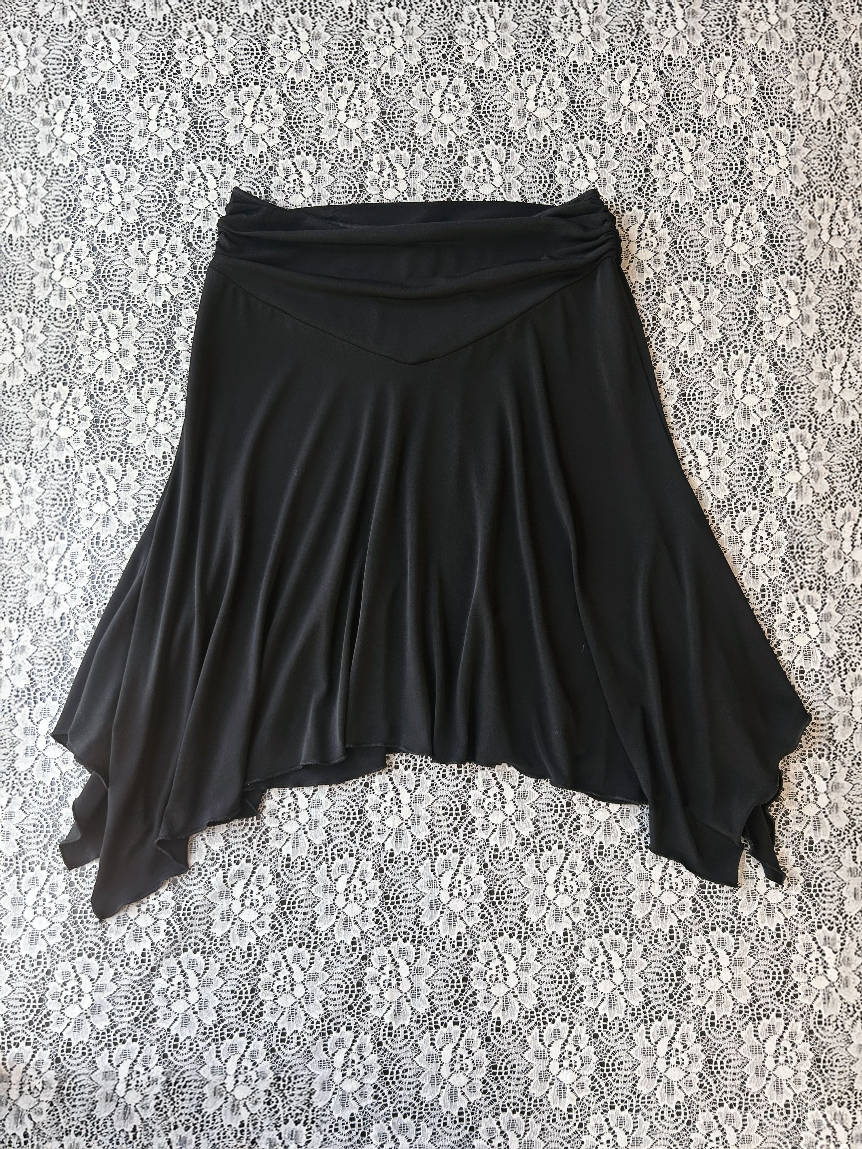 (M) Vintage 00's  Asymmetrical Black Midi Skirt