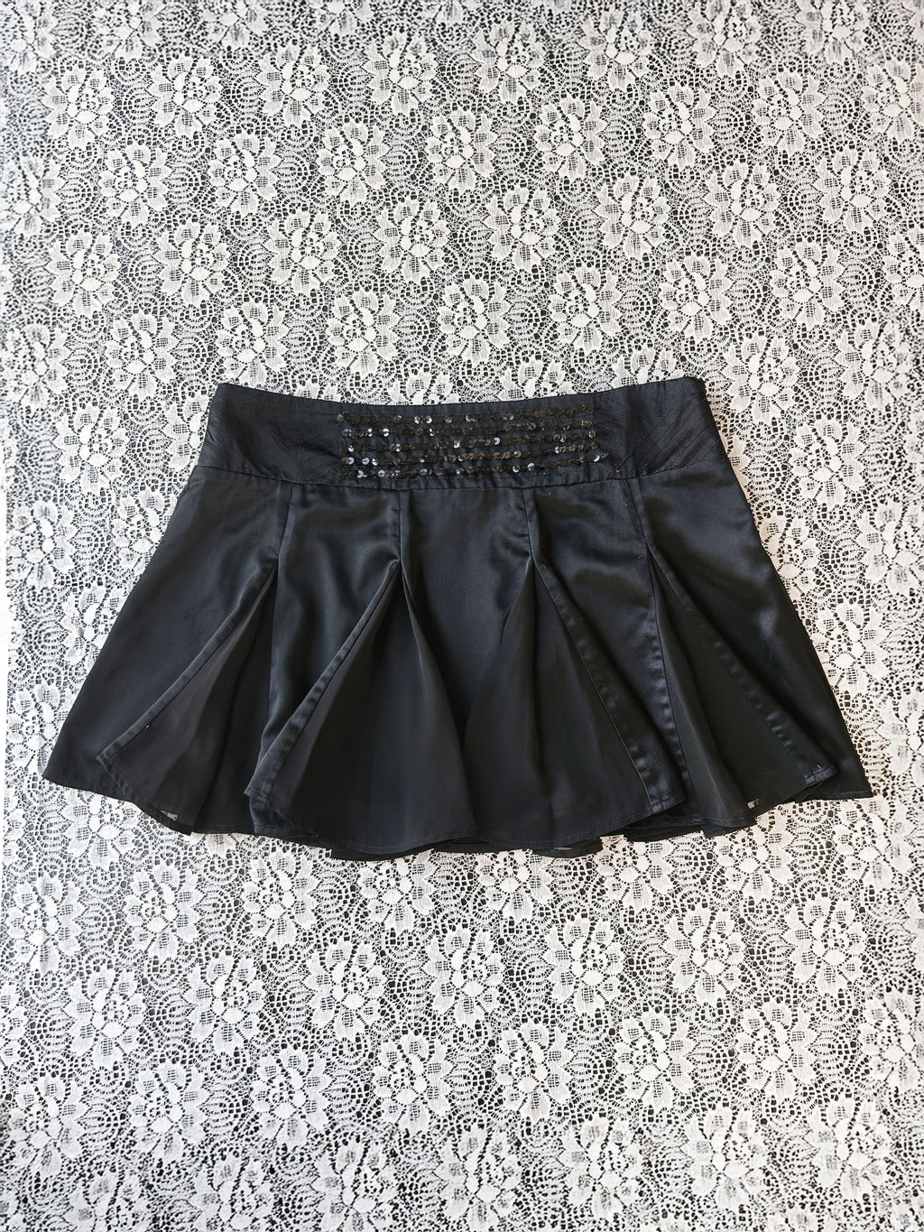 (S/M) Y2K Satin Pleated Mini Skirt