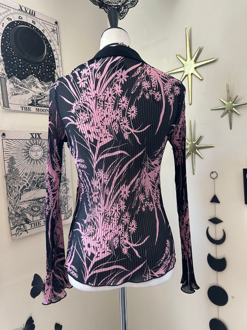(S/M) 00's Pink & Black Floral Print Long Sleeve Blouse