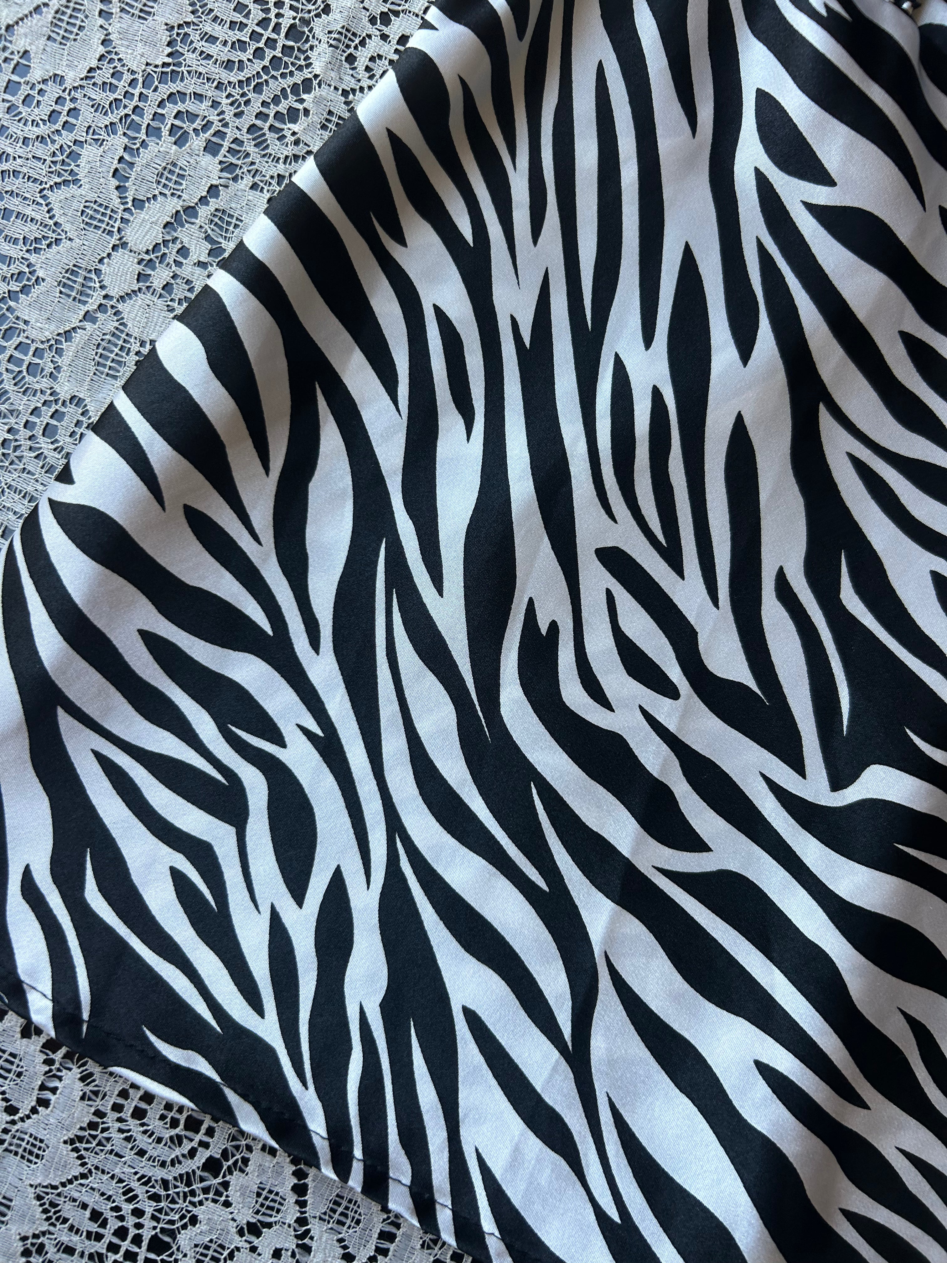 (M/L) Vintage 00's Zebra Print Top