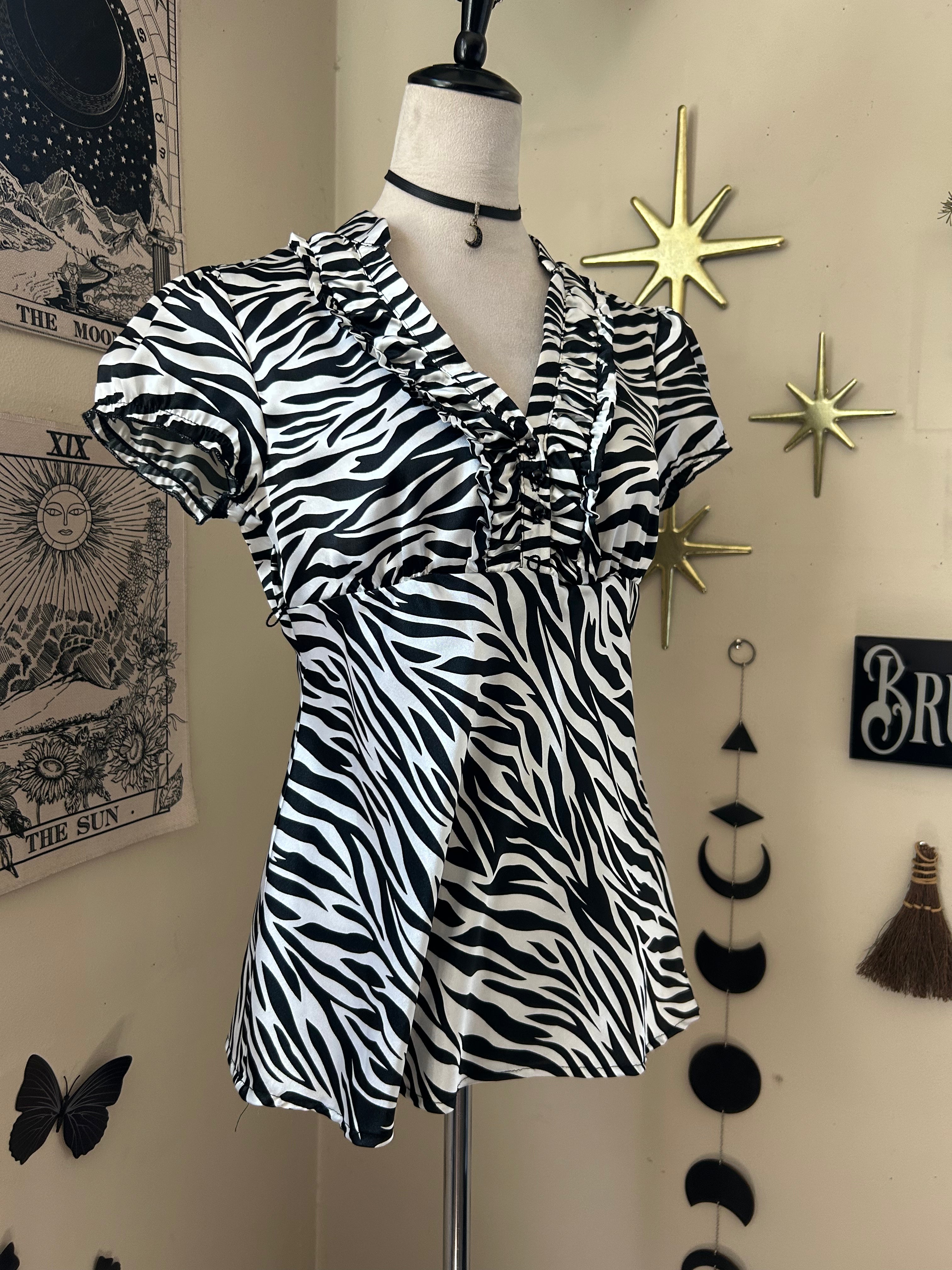 (M/L) Vintage 00's Zebra Print Top