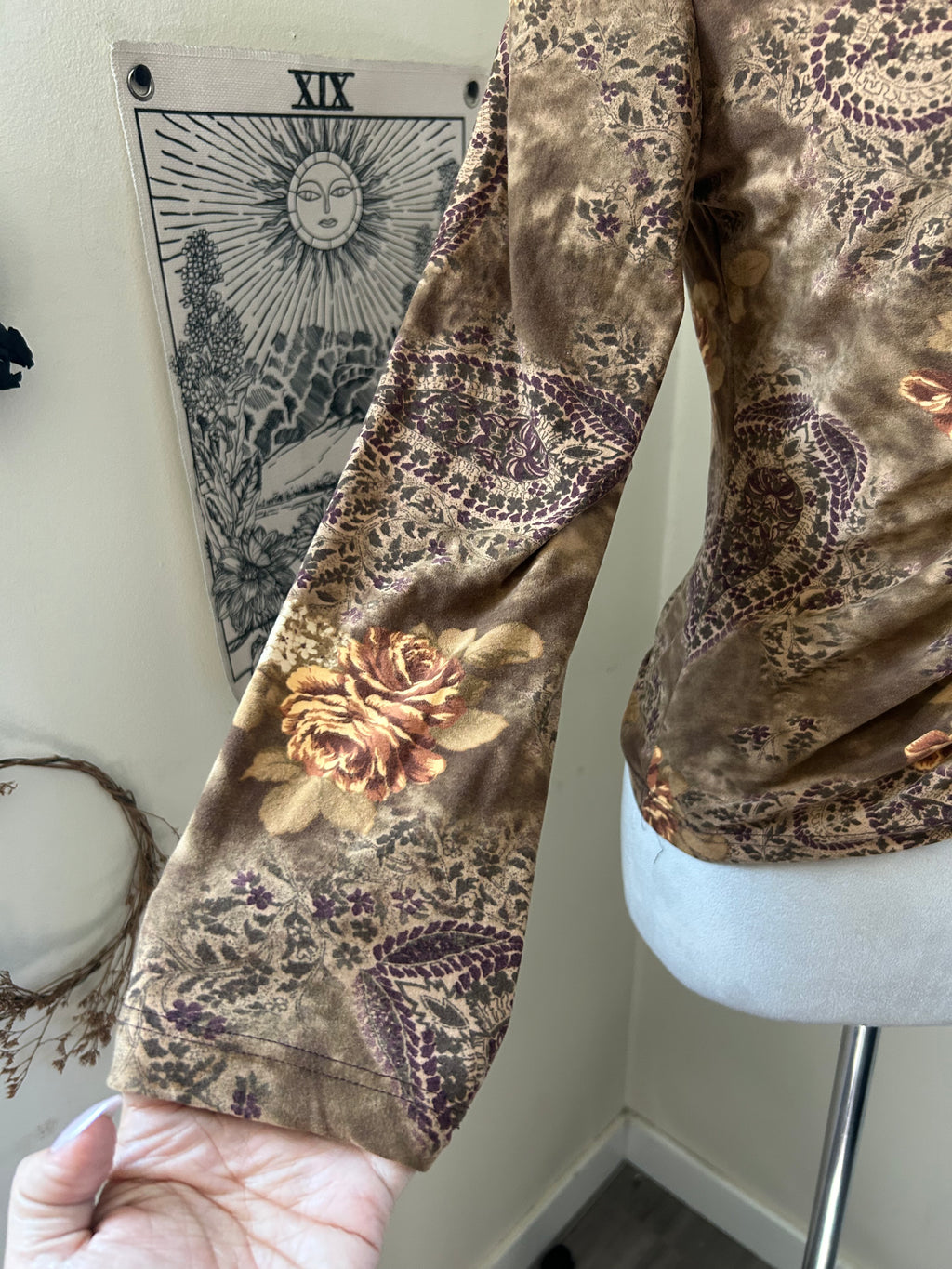 (M/L) Floral & Paisley Print Brown Top