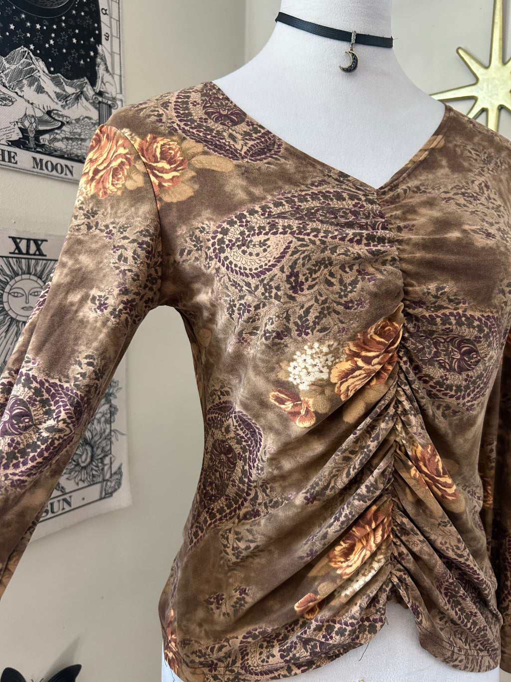(M/L) Floral & Paisley Print Brown Top