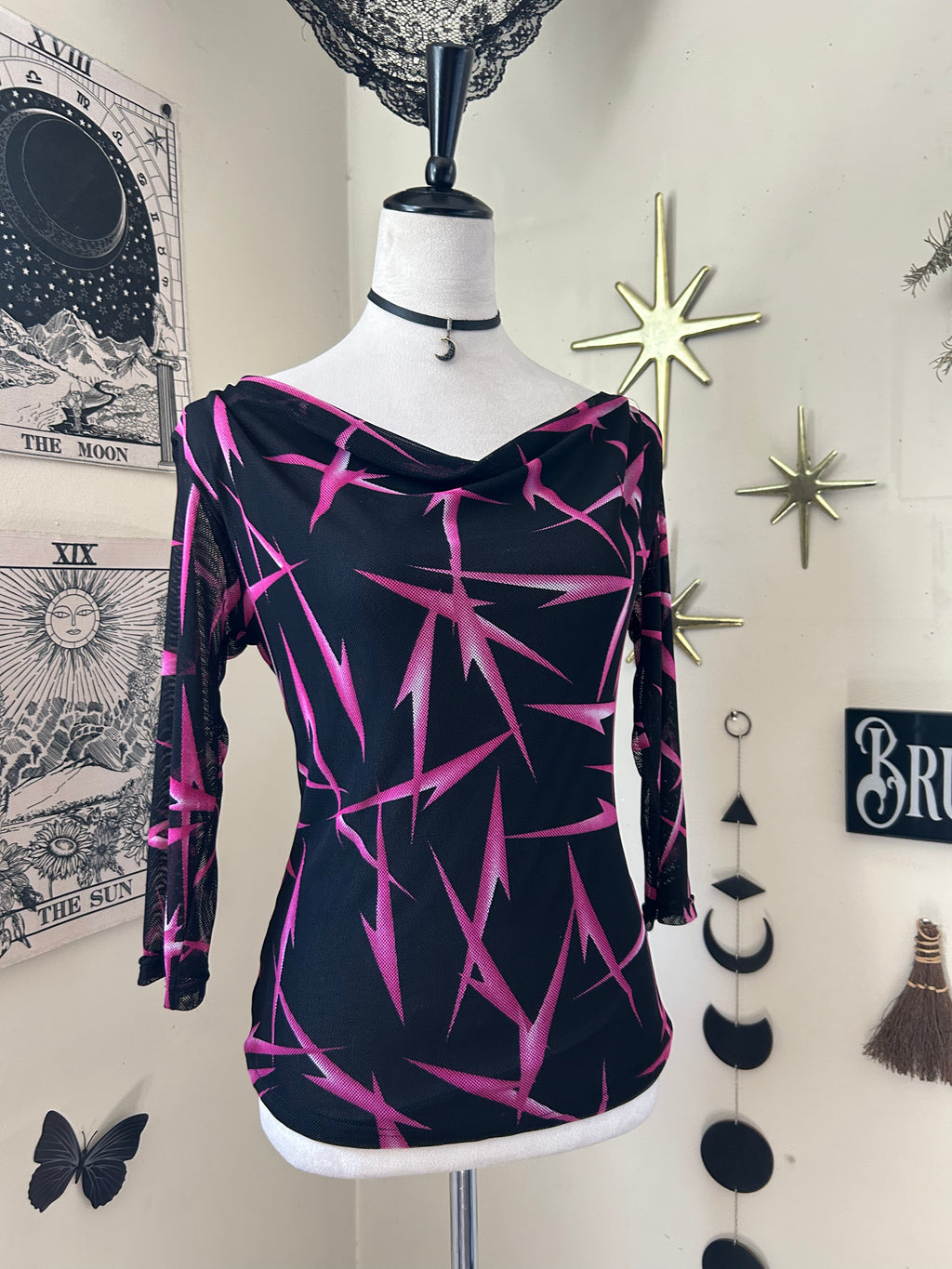 (M/L) 00's Mesh Top w/ Lightning Print