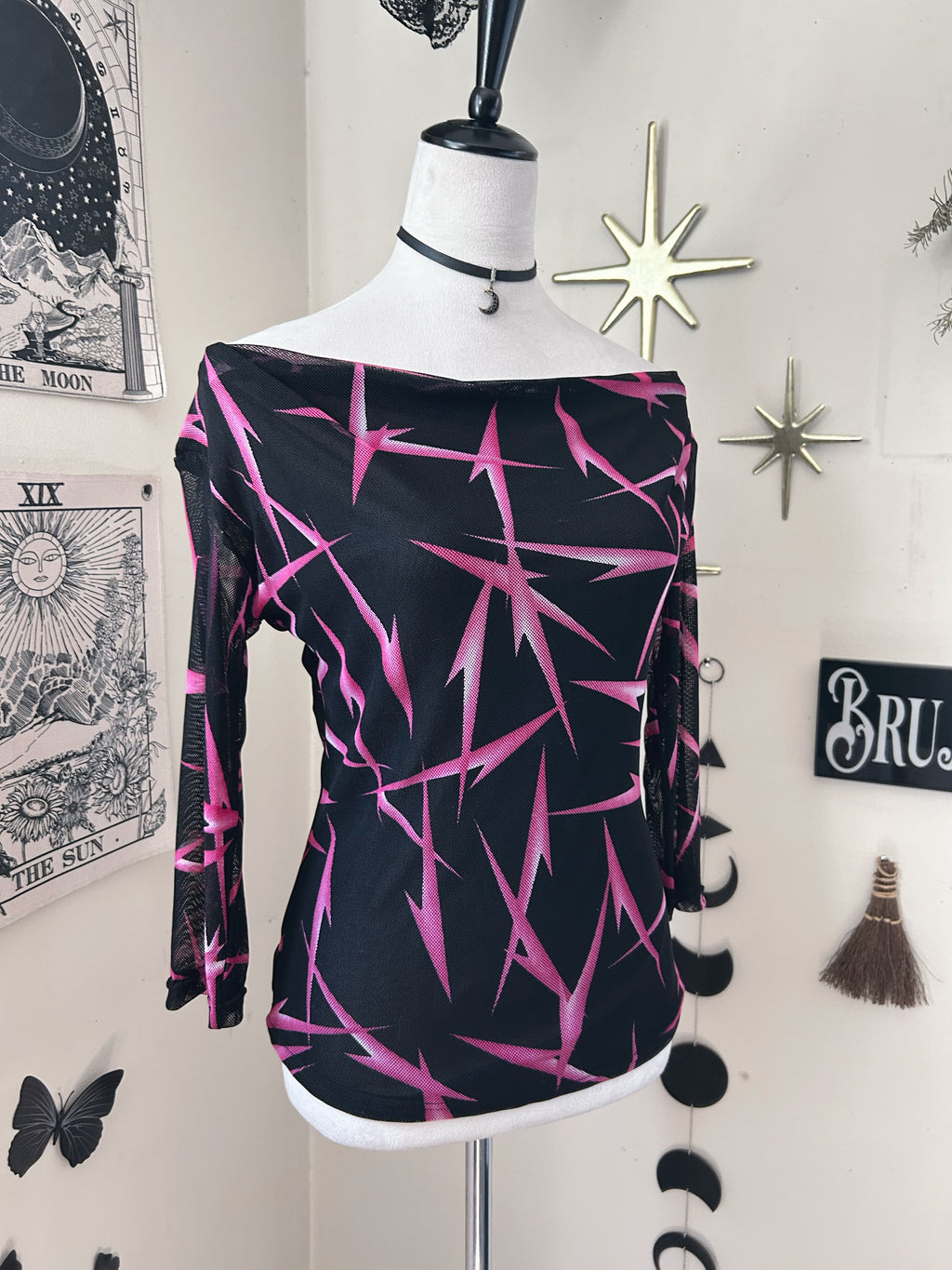 (M/L) 00's Mesh Top w/ Lightning Print