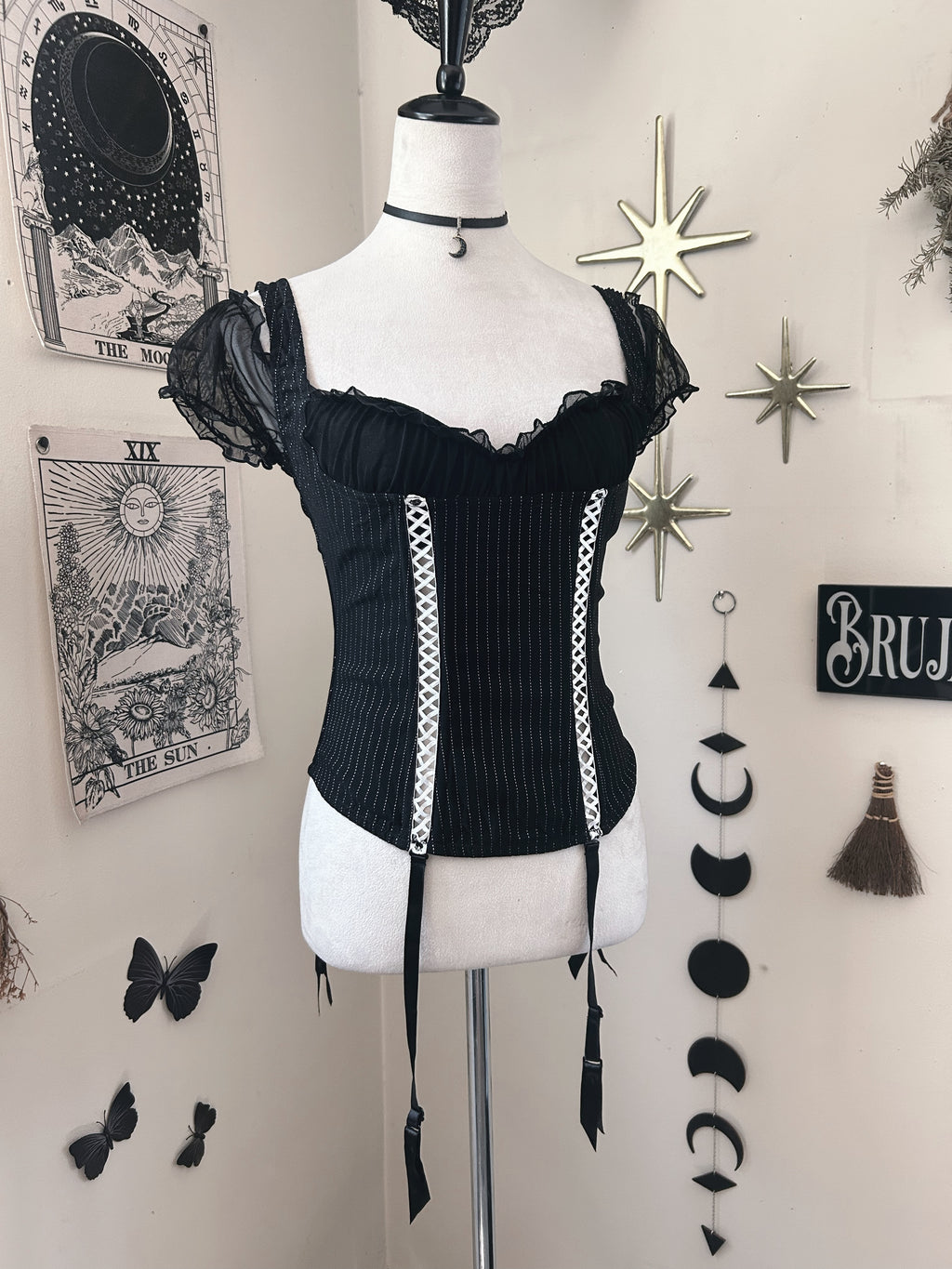 (M) Fredericks's of Hollywood Milkmaid Corset