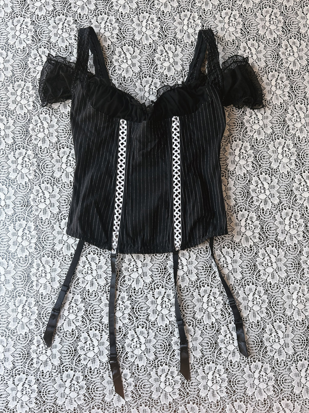 (M) Fredericks's of Hollywood Milkmaid Corset