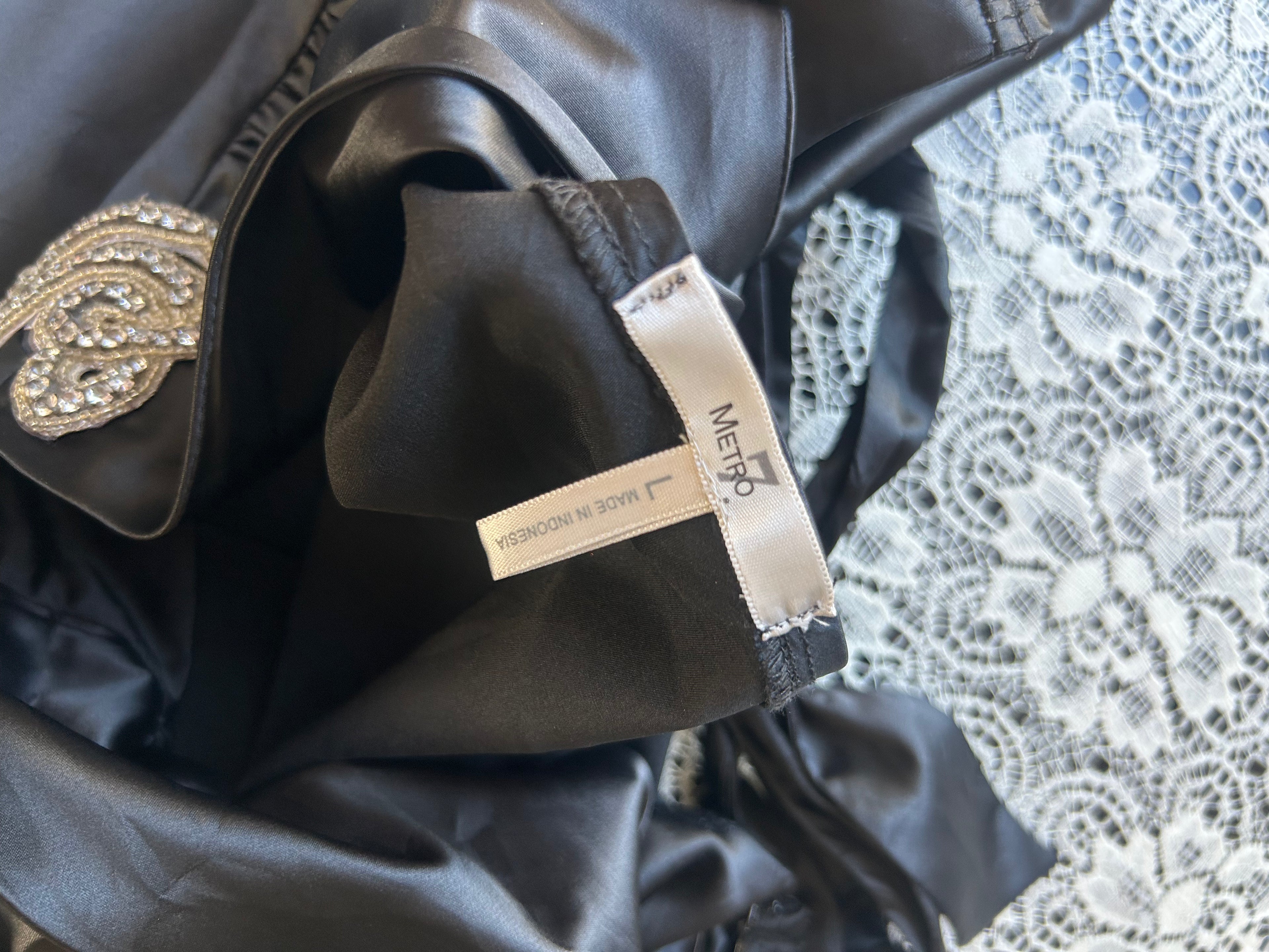 (L) Y2K Satin Halter Top