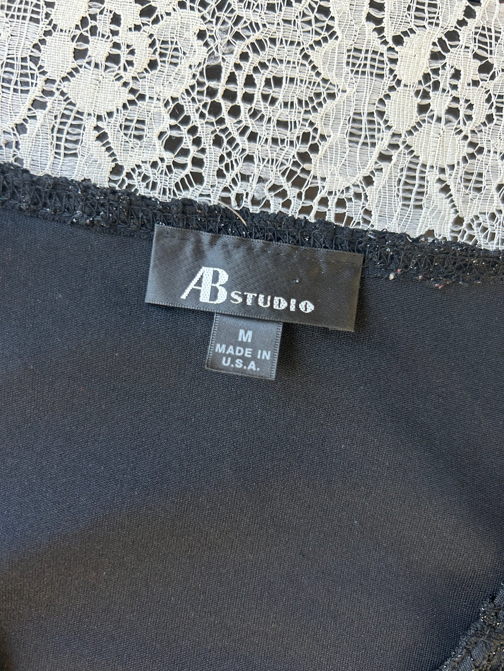 (S) 00's V-Neck Lace Top