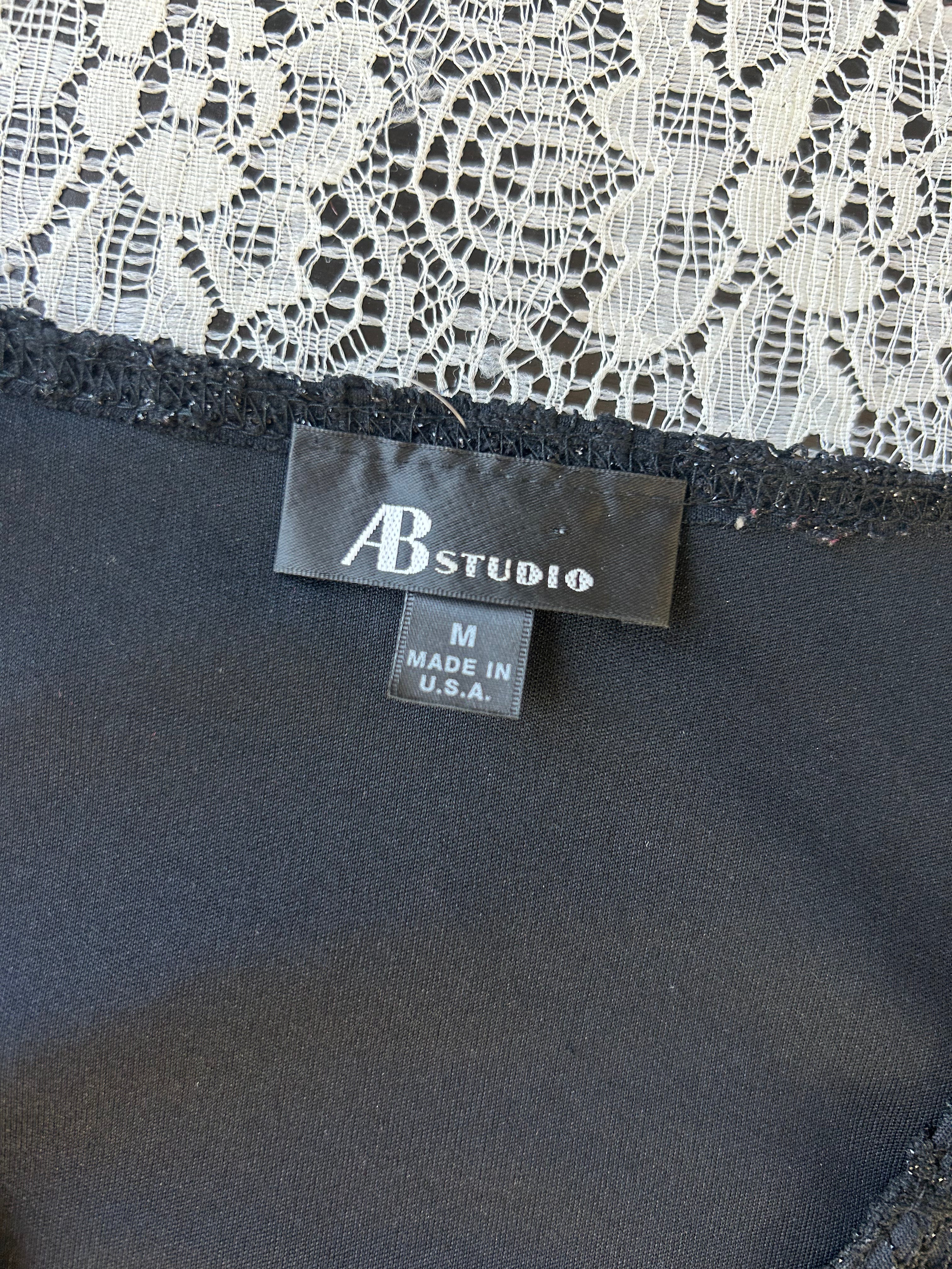 (S) 00's V-Neck Lace Top