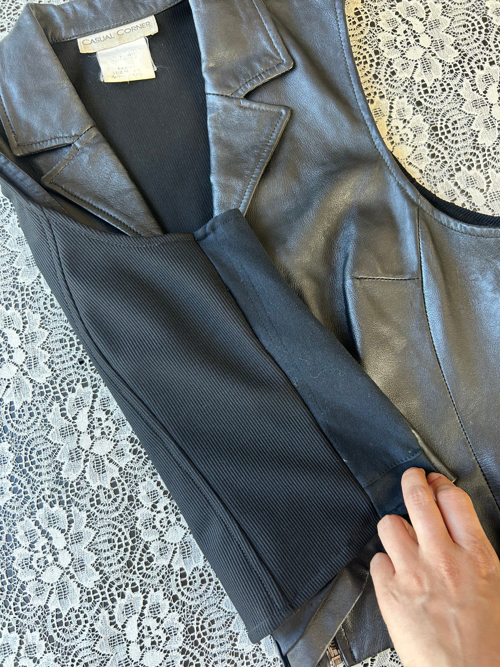 (L/XL) Vintage 90's/00's Leather Vest