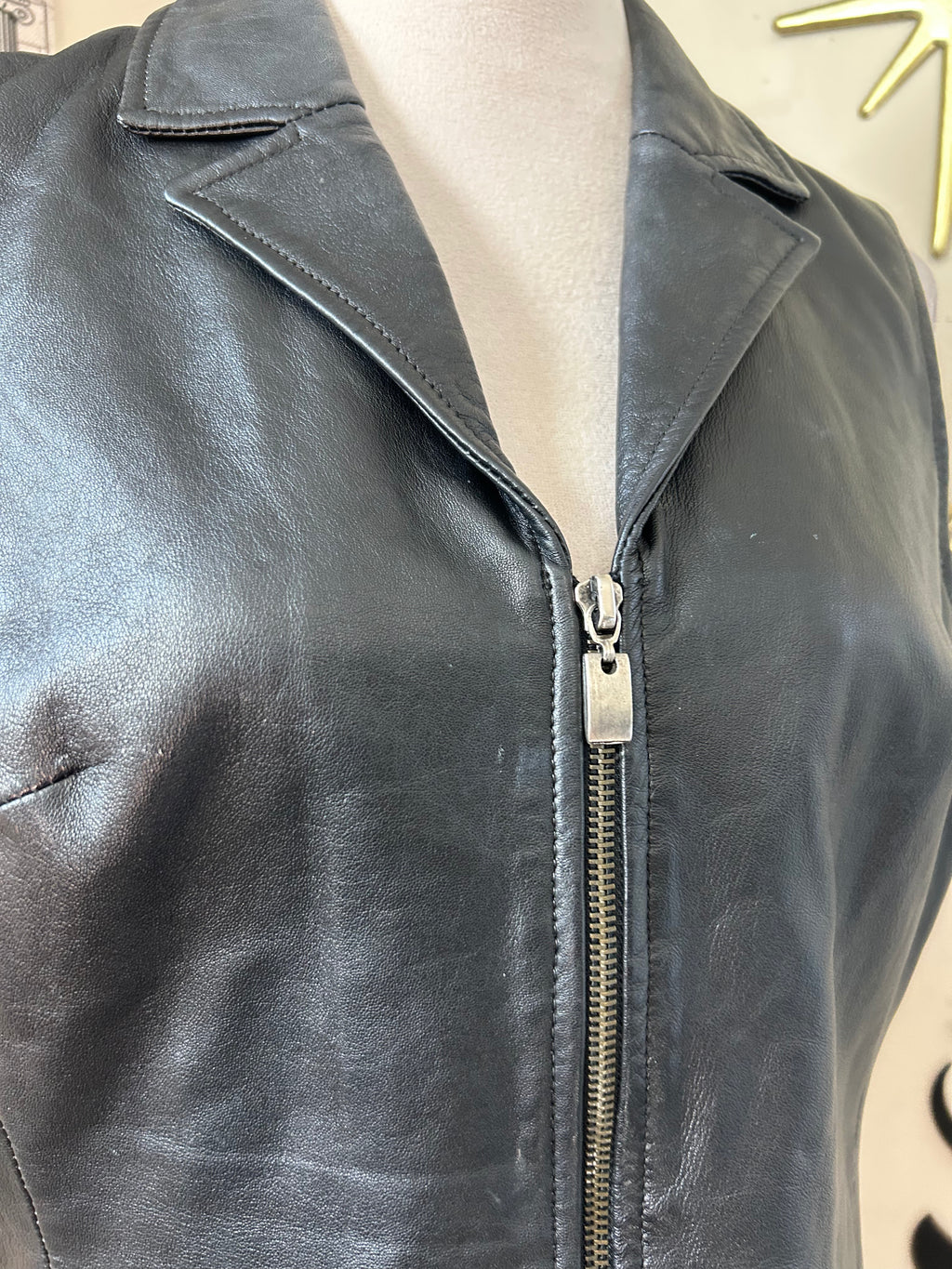 (L/XL) Vintage 90's/00's Leather Vest