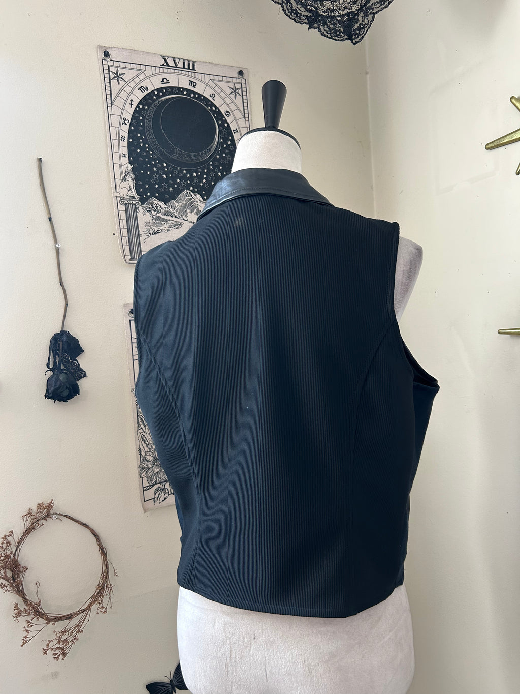 (L/XL) Vintage 90's/00's Leather Vest