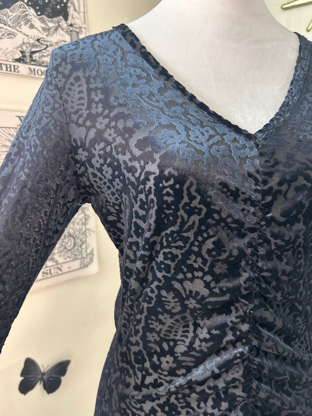 (M) 00's V-Neck Jacquard Velvet Print Blouse