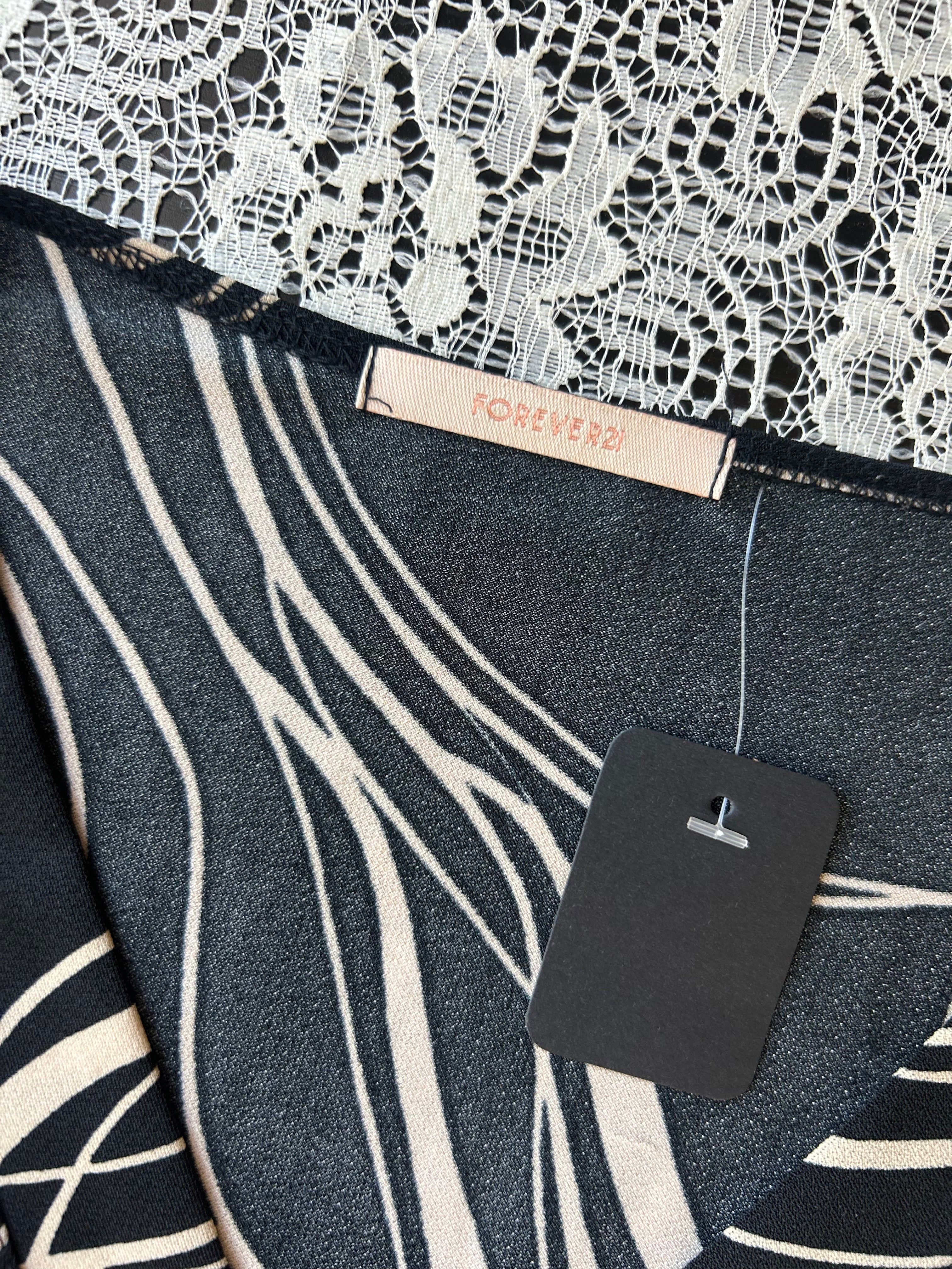 (S) 00's V-Neck Abstract Print Flare Sleeve Blouse