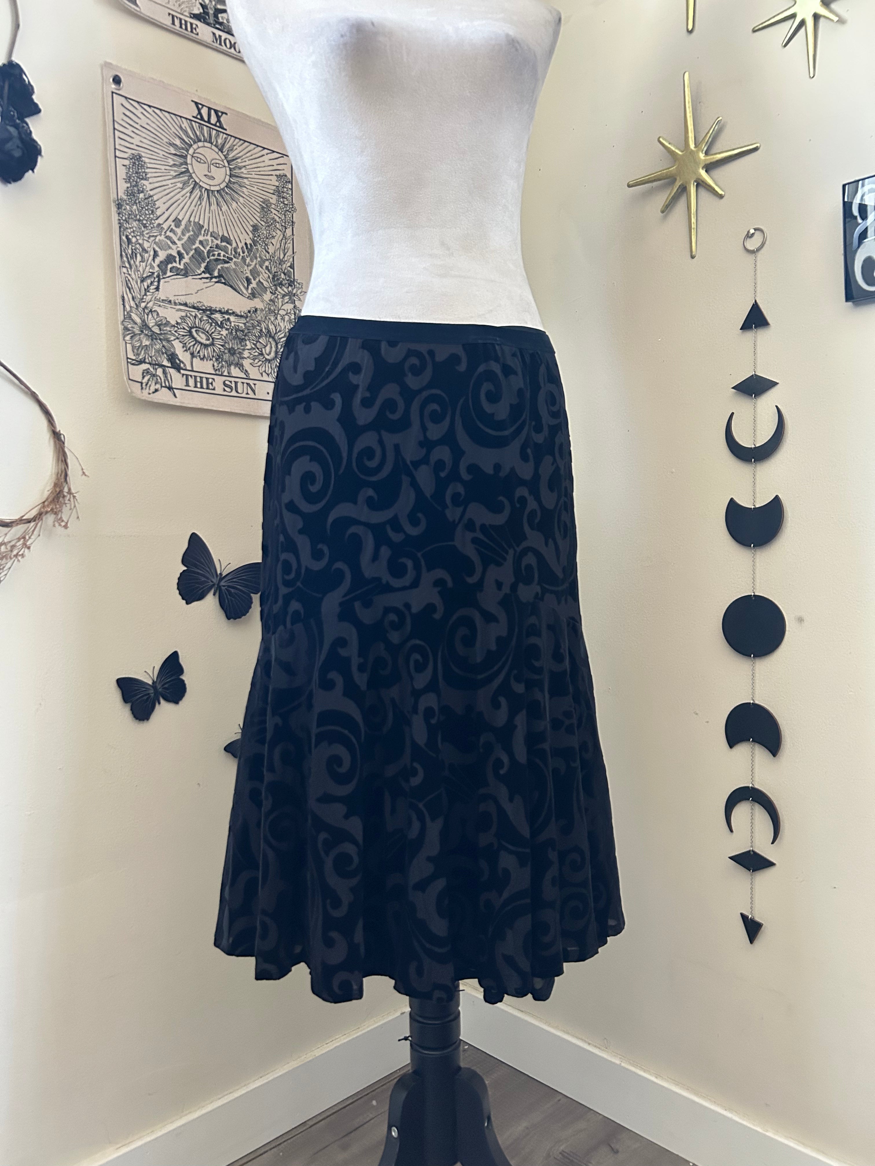 (M/L) Vintage 00's  Midi Skirt
