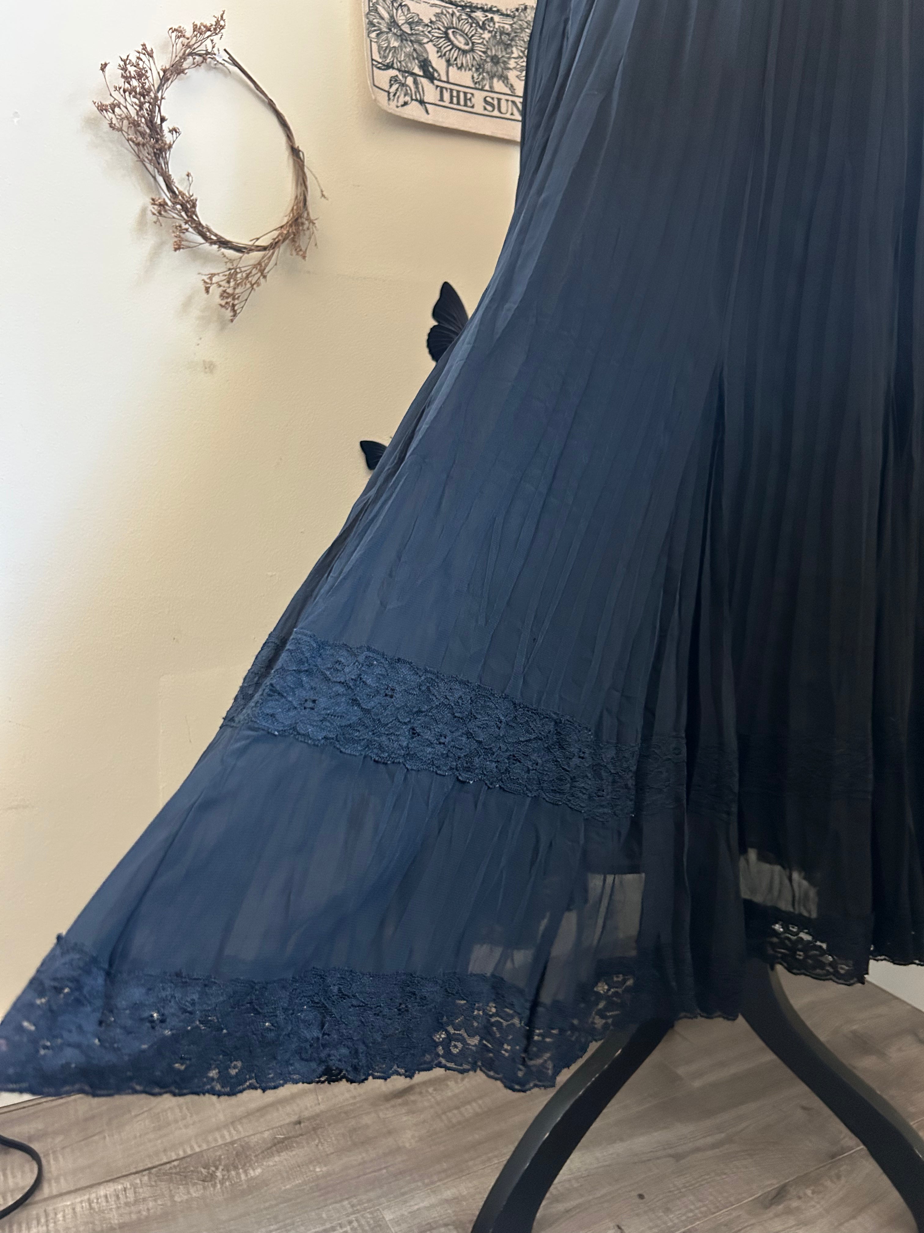 (S/M) Y2K Tiered Maxi Skirt