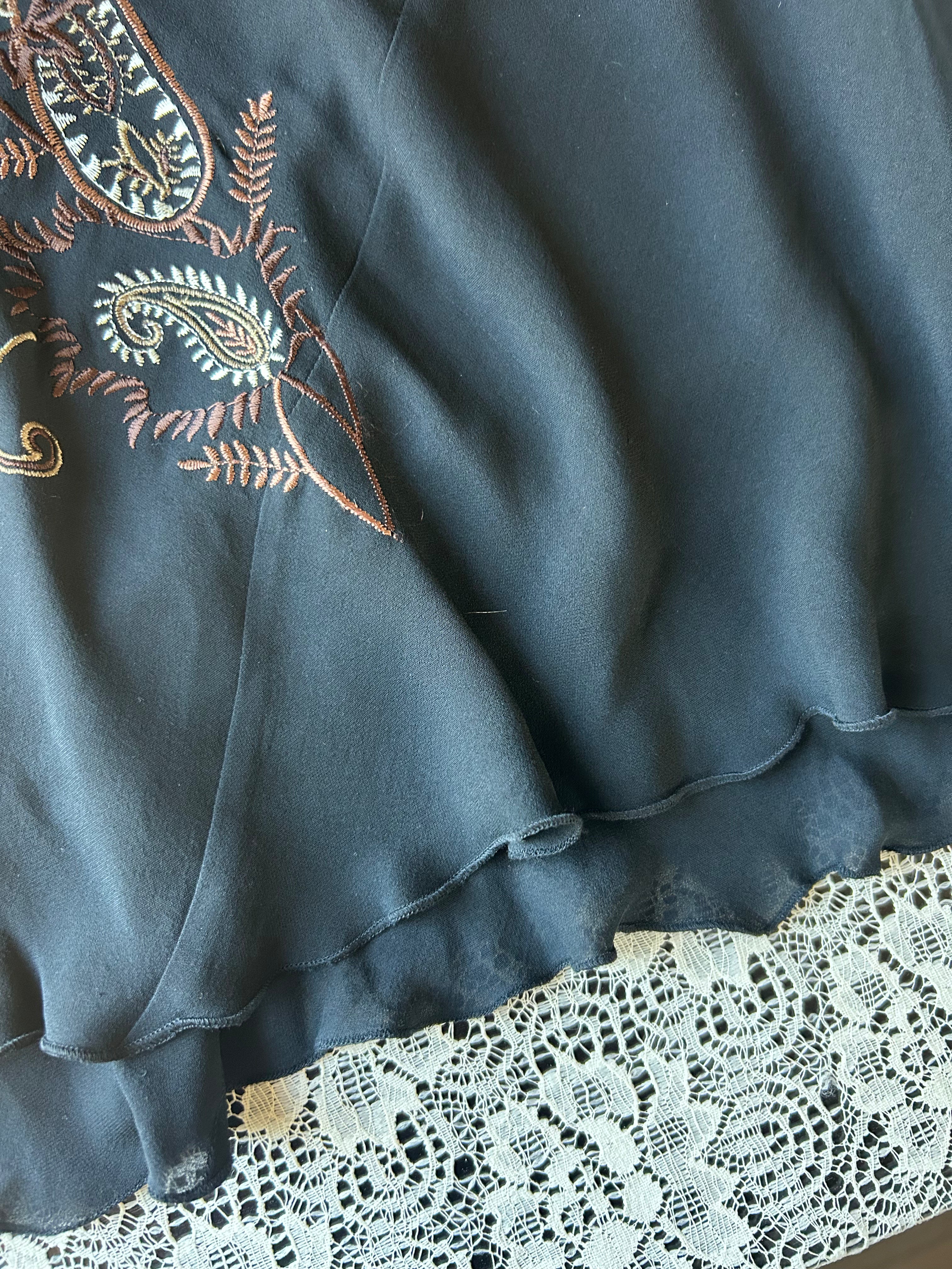 (18-20) Y2k Silk Embroidered Maxi Skirt