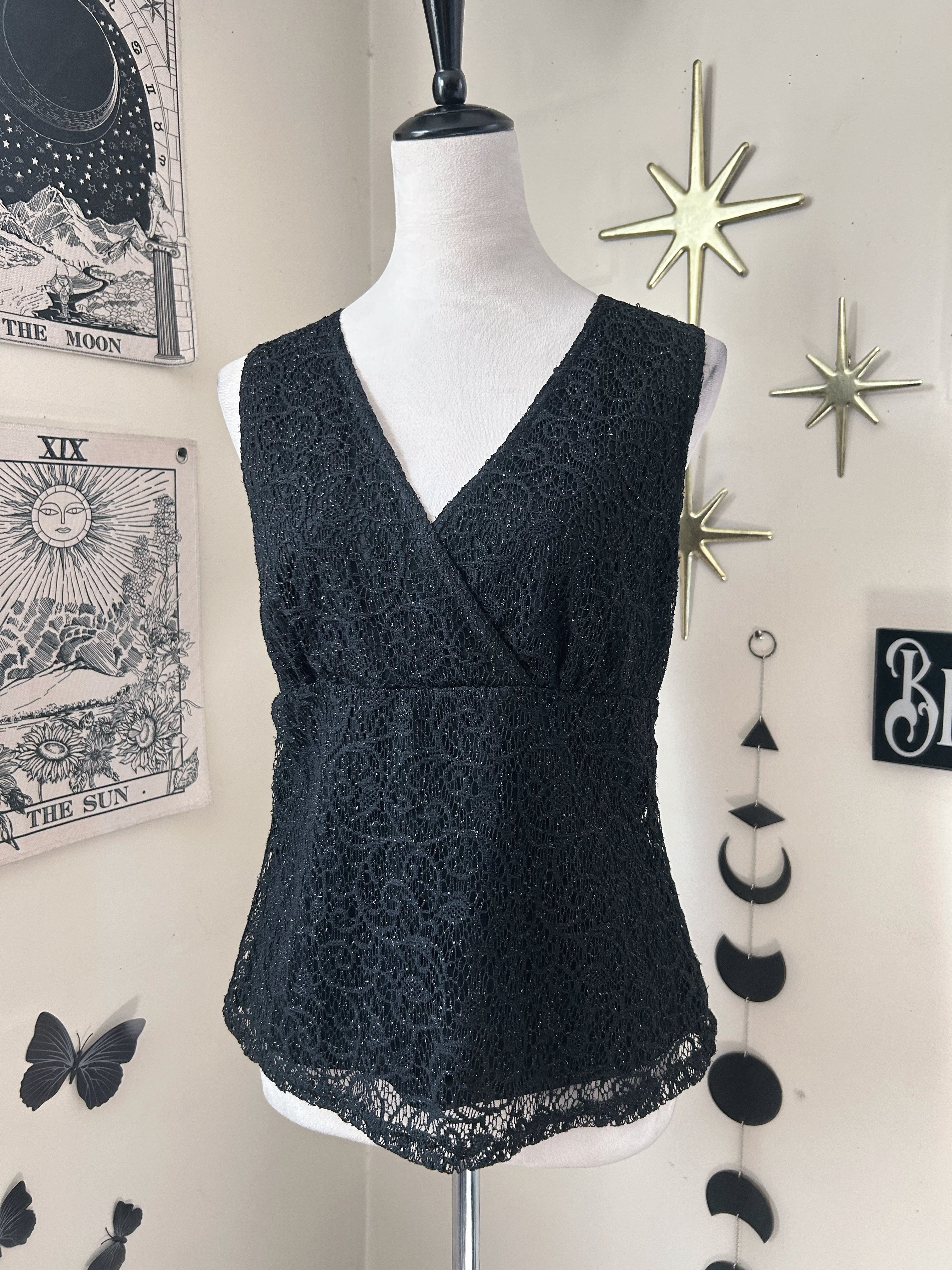 (S) 00's V-Neck Lace Top