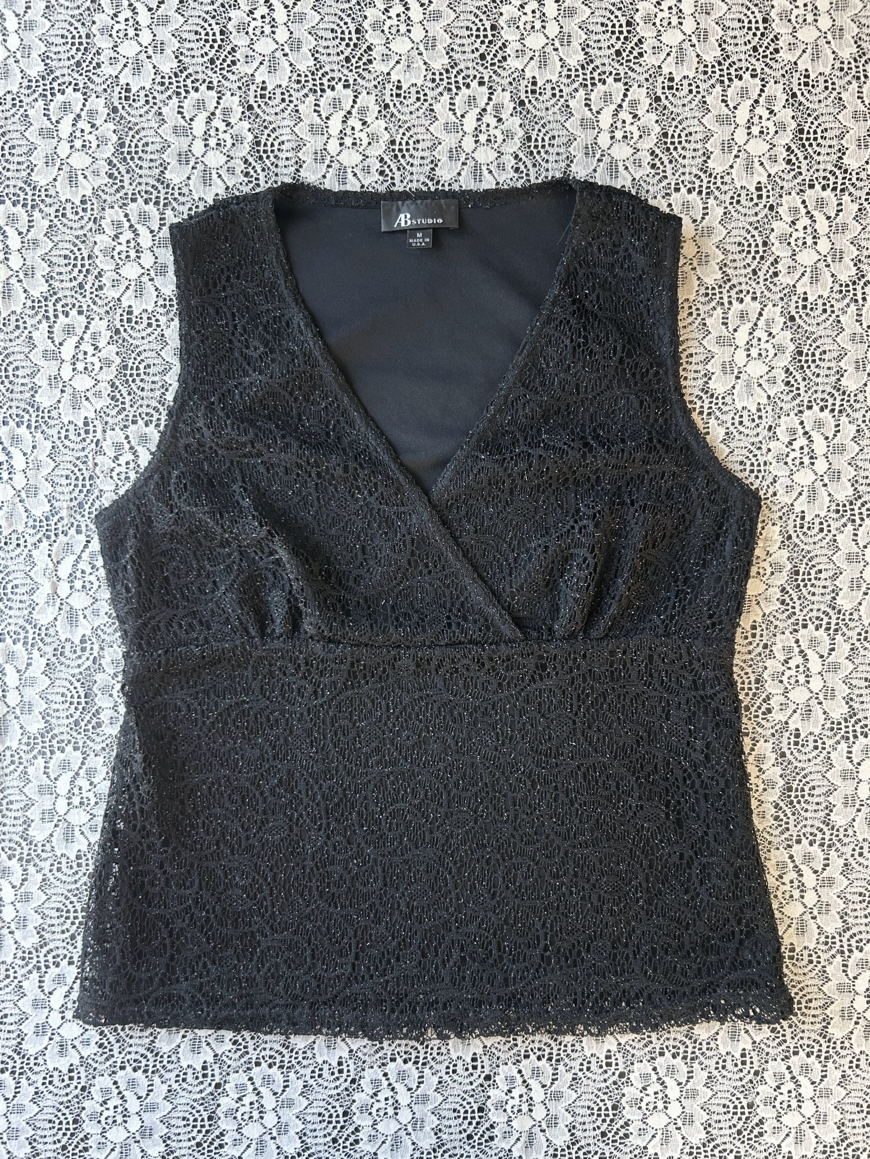 (S) 00's V-Neck Lace Top