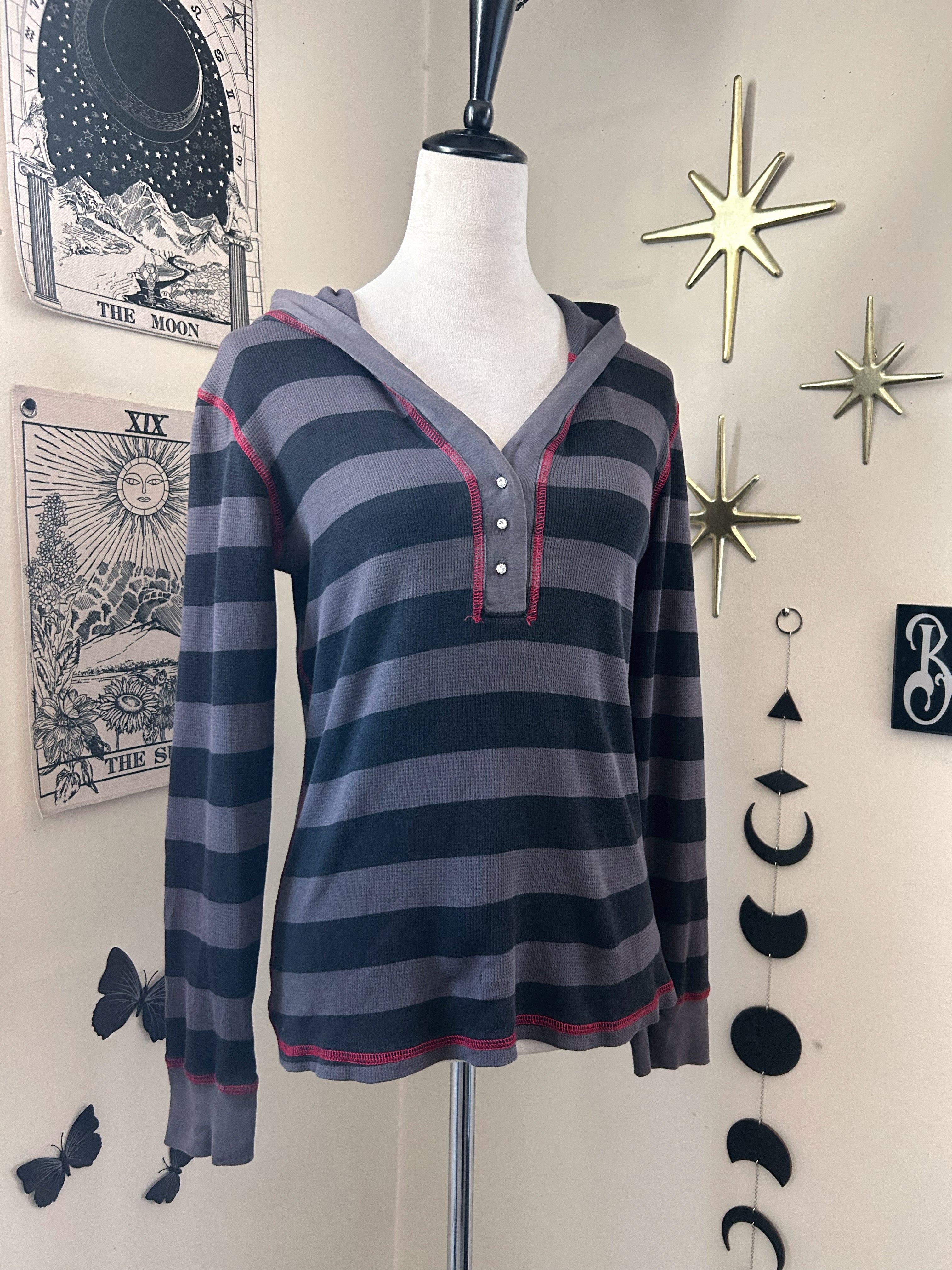 (M) Vintage 00's Hooded Long Sleeve Blouse