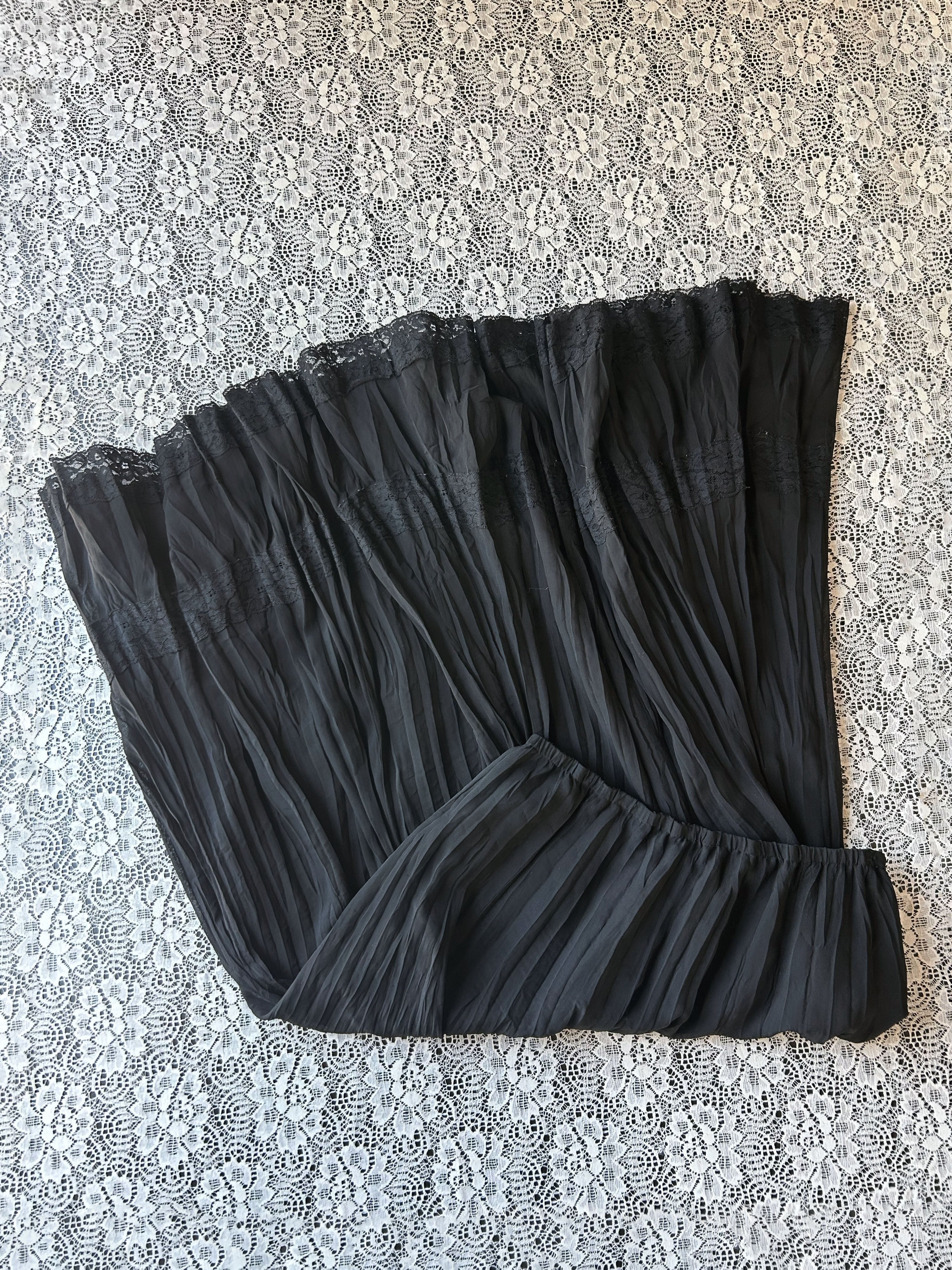 (S/M) Y2K Tiered Maxi Skirt