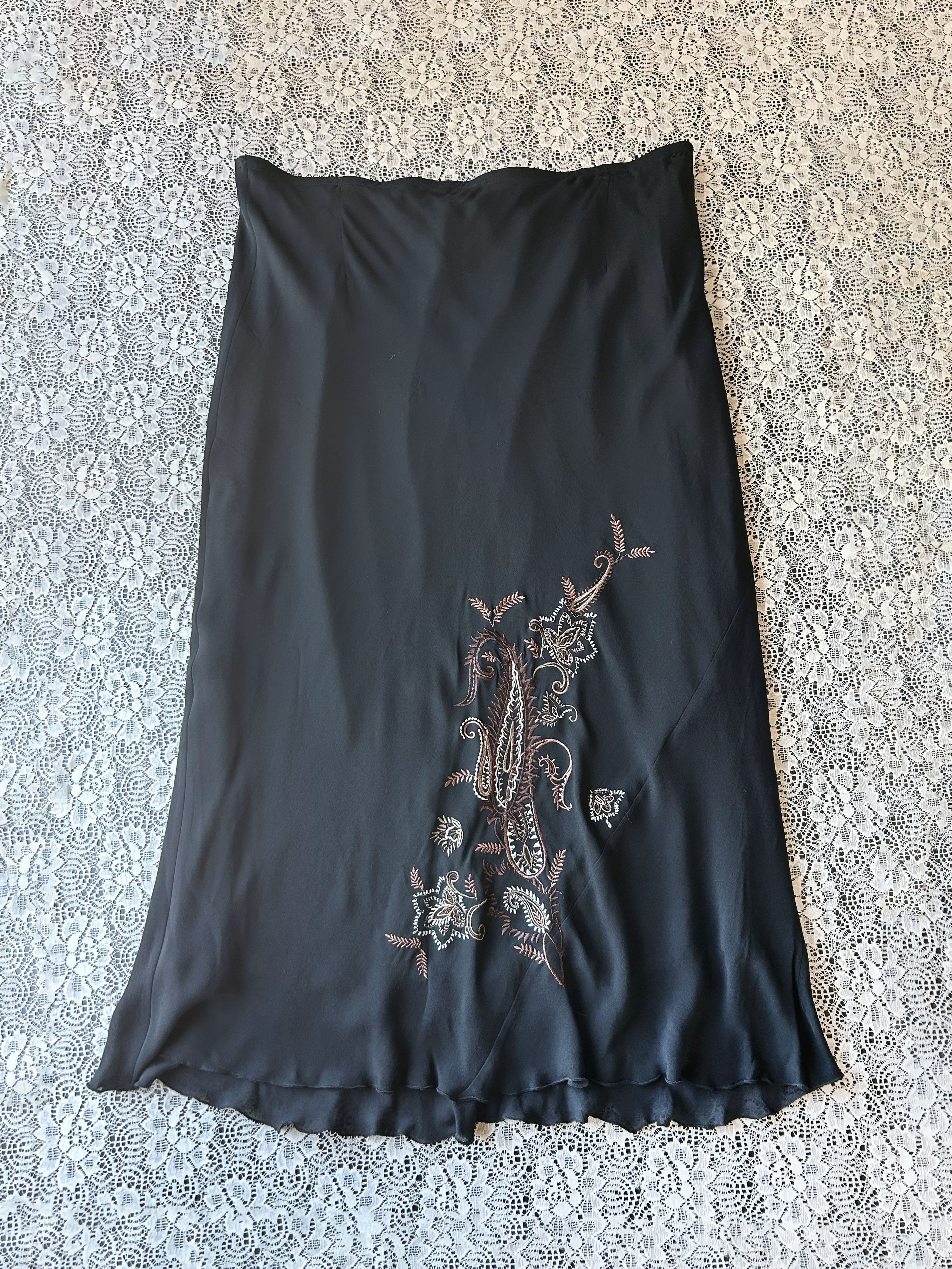 (18-20) Y2k Silk Embroidered Maxi Skirt