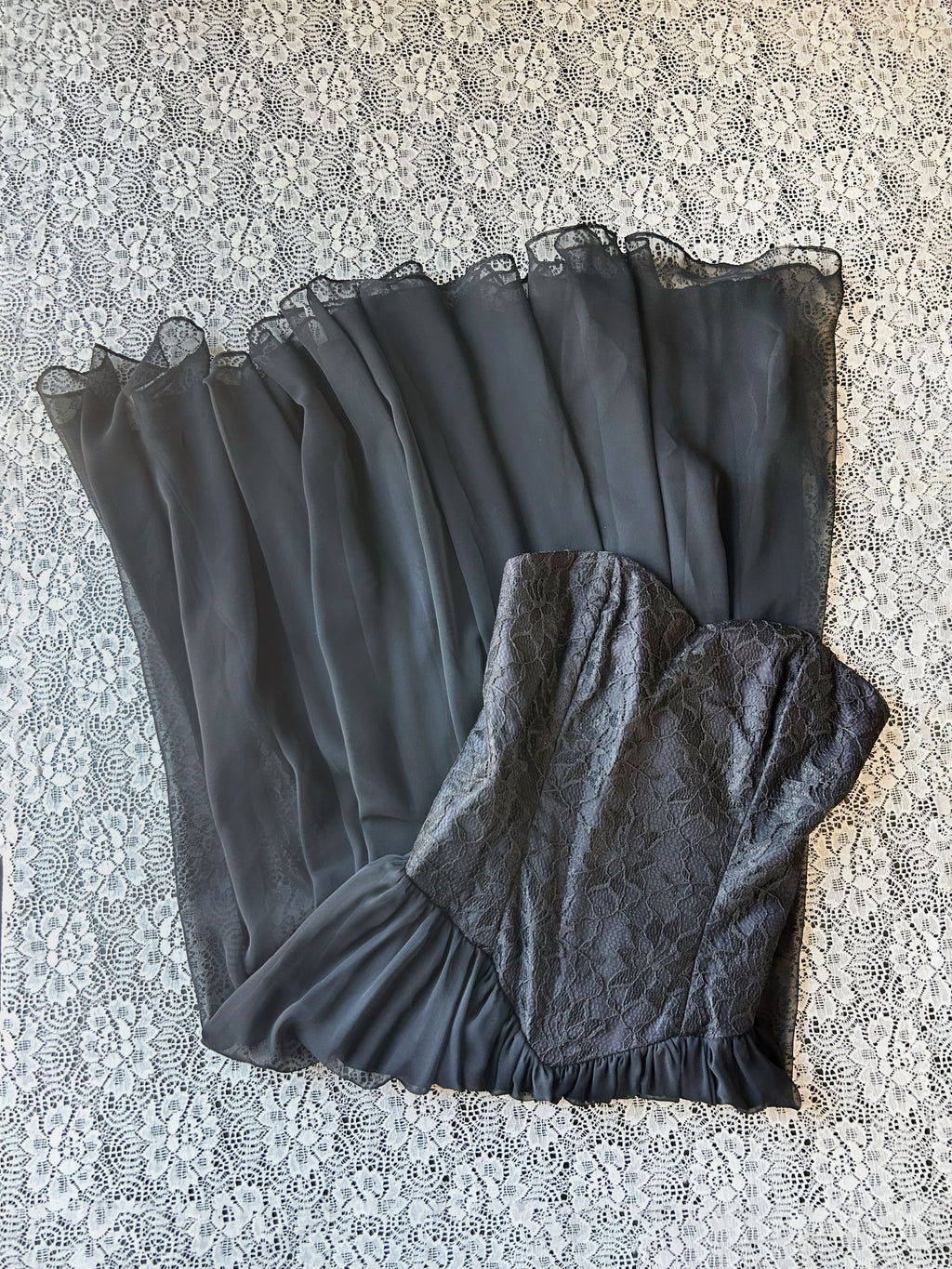 (M) Vintage 80's-90's Strapless Night Dress