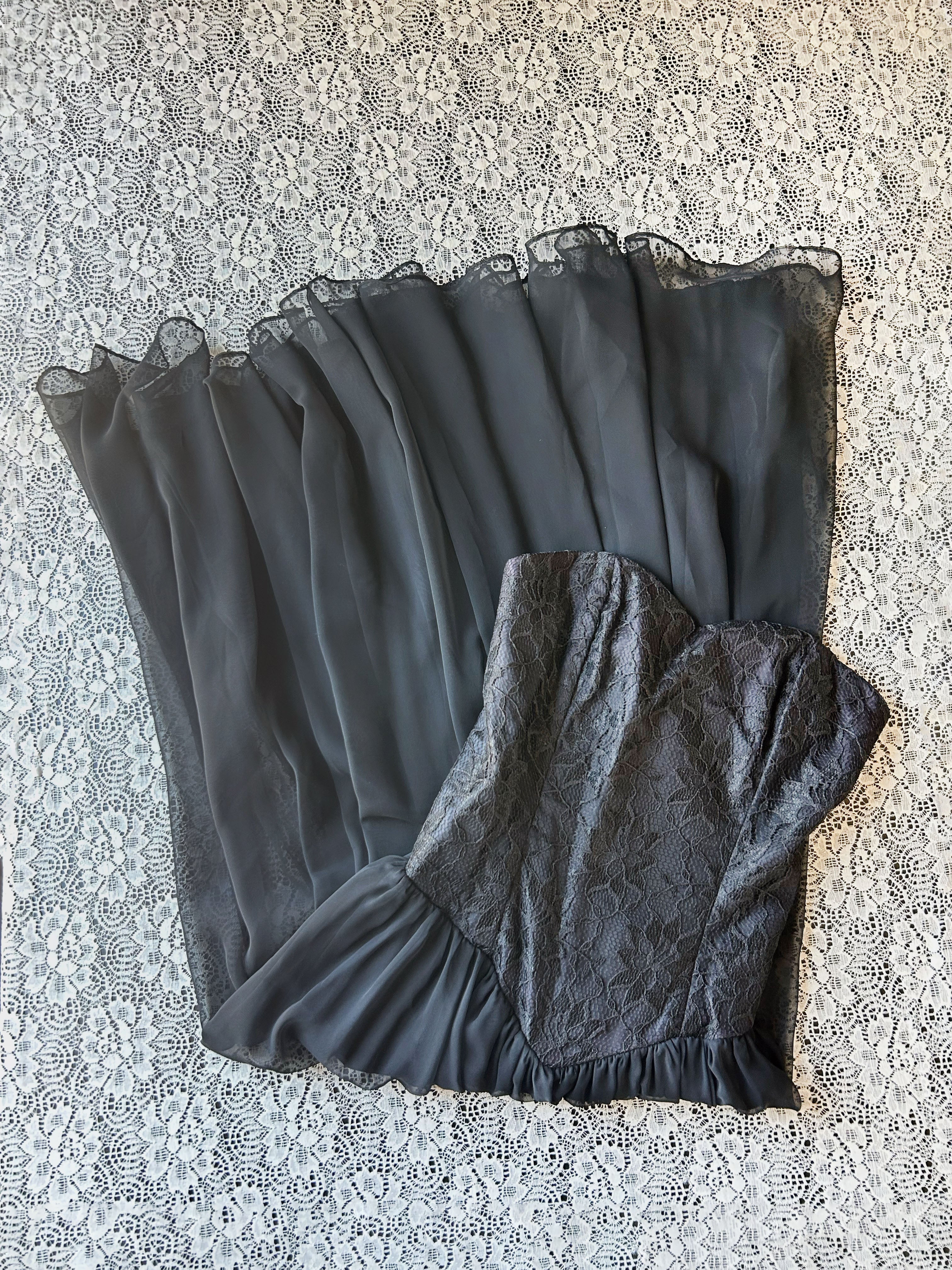 (M) Vintage 80's-90's Strapless Night Dress