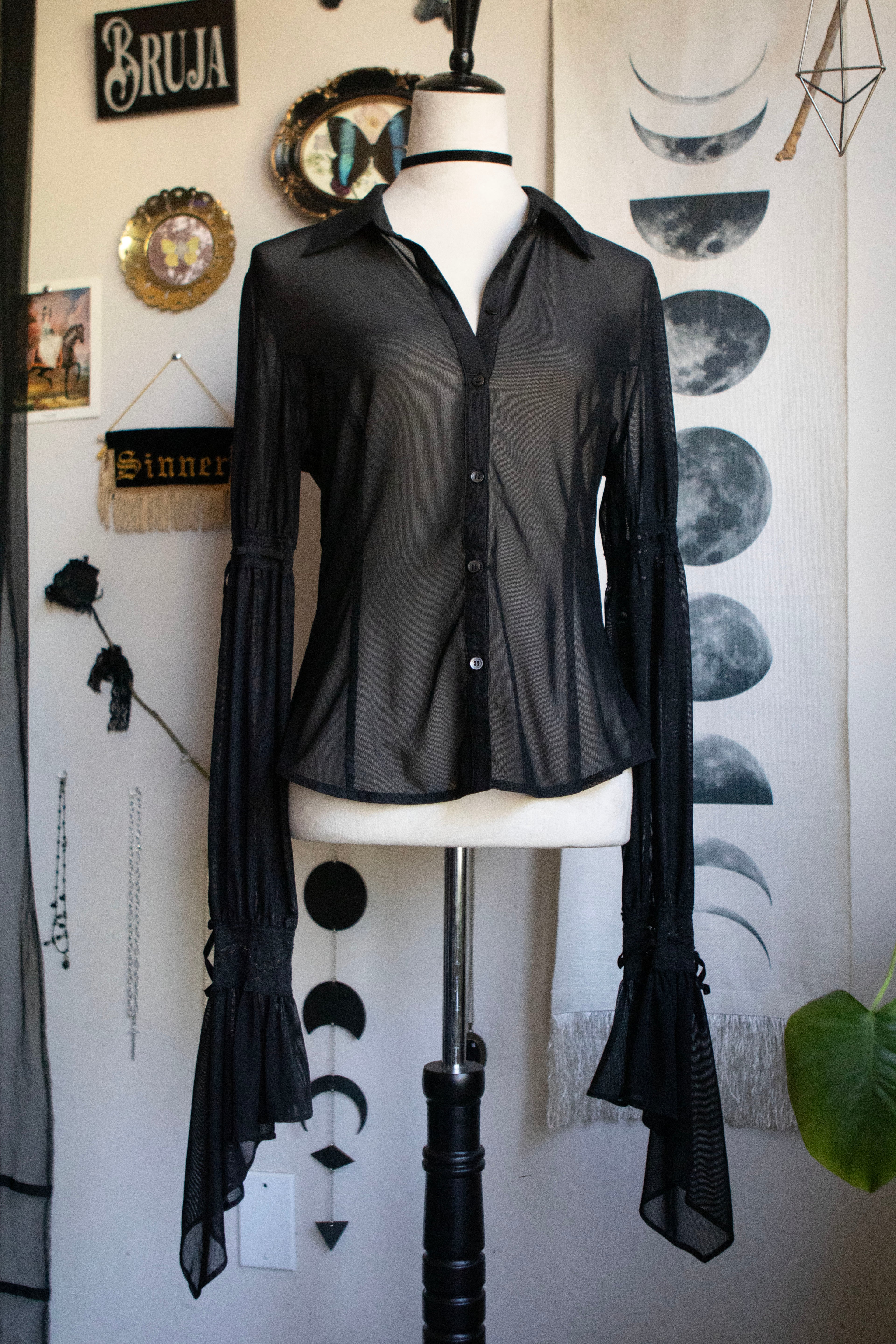 Vintage 90's-00's Romantic Mesh Super Long Flare Sleeve Button Blouse
