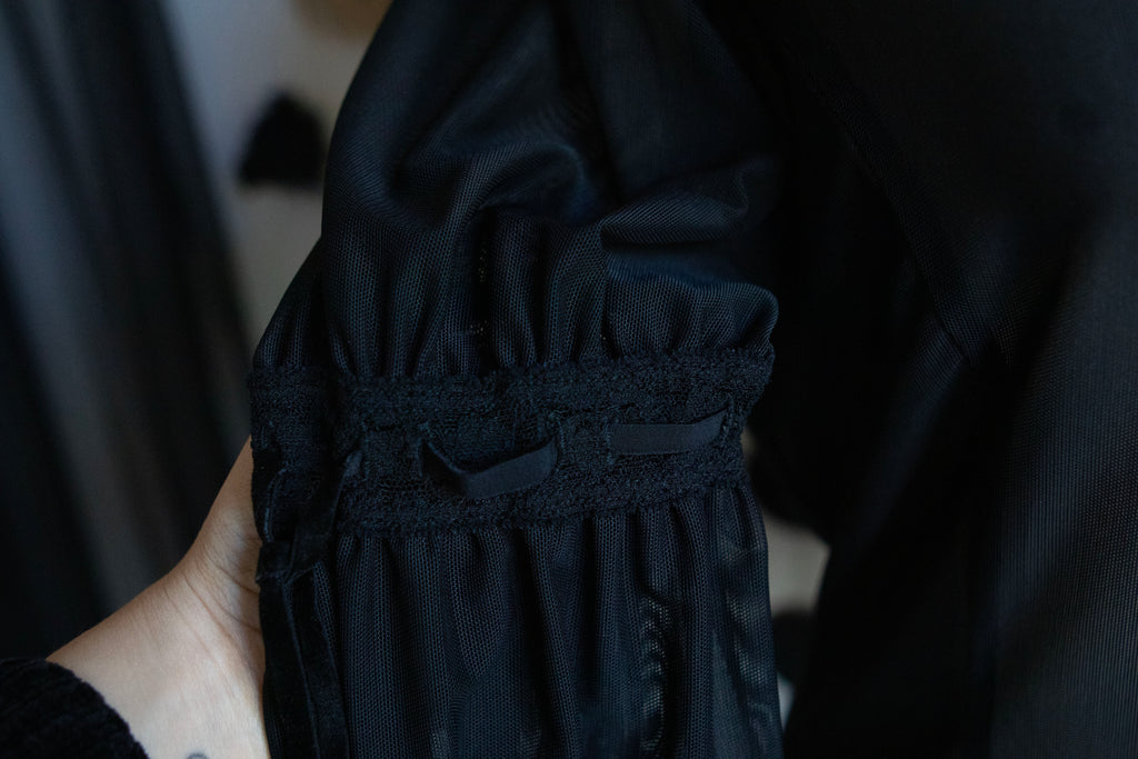 Vintage 90's-00's Romantic Mesh Super Long Flare Sleeve Button Blouse
