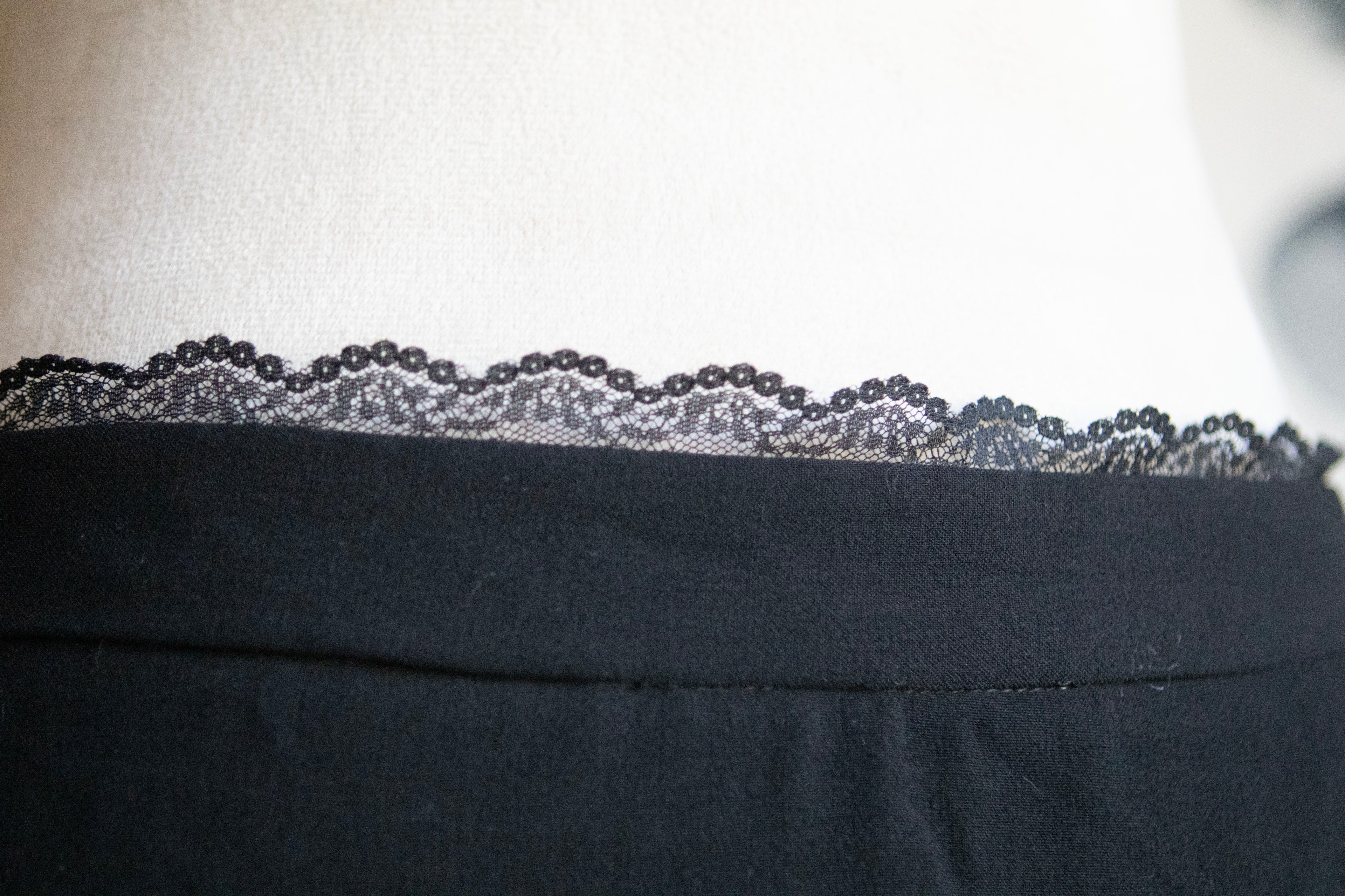 Y2K Pleated Black Midi Skirt